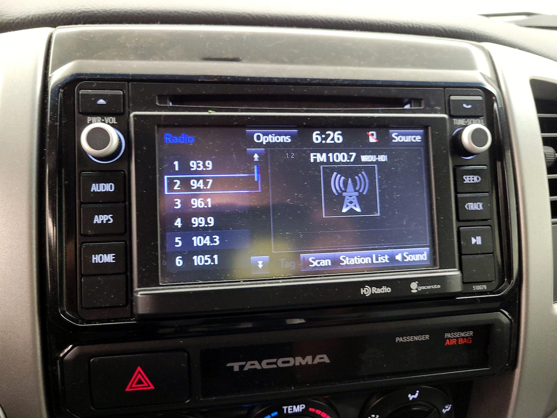 Thumbnail: 2015 Toyota Tacoma - 15