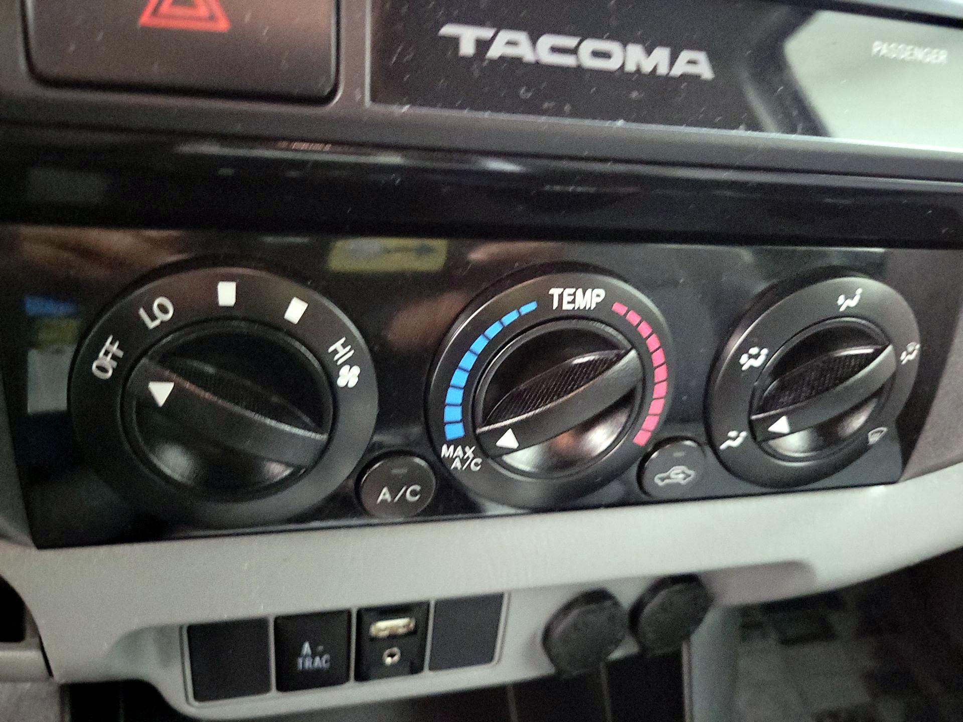 Thumbnail: 2015 Toyota Tacoma - 16