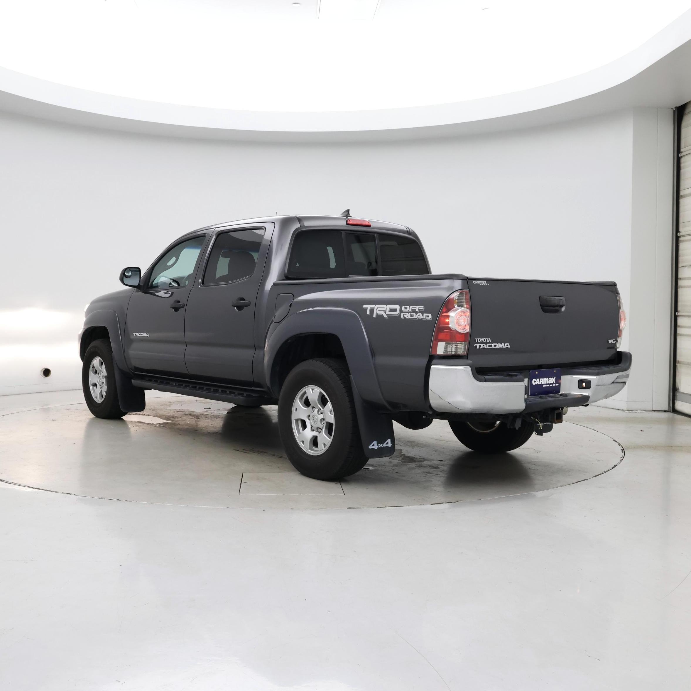 Thumbnail: 2015 Toyota Tacoma - 2