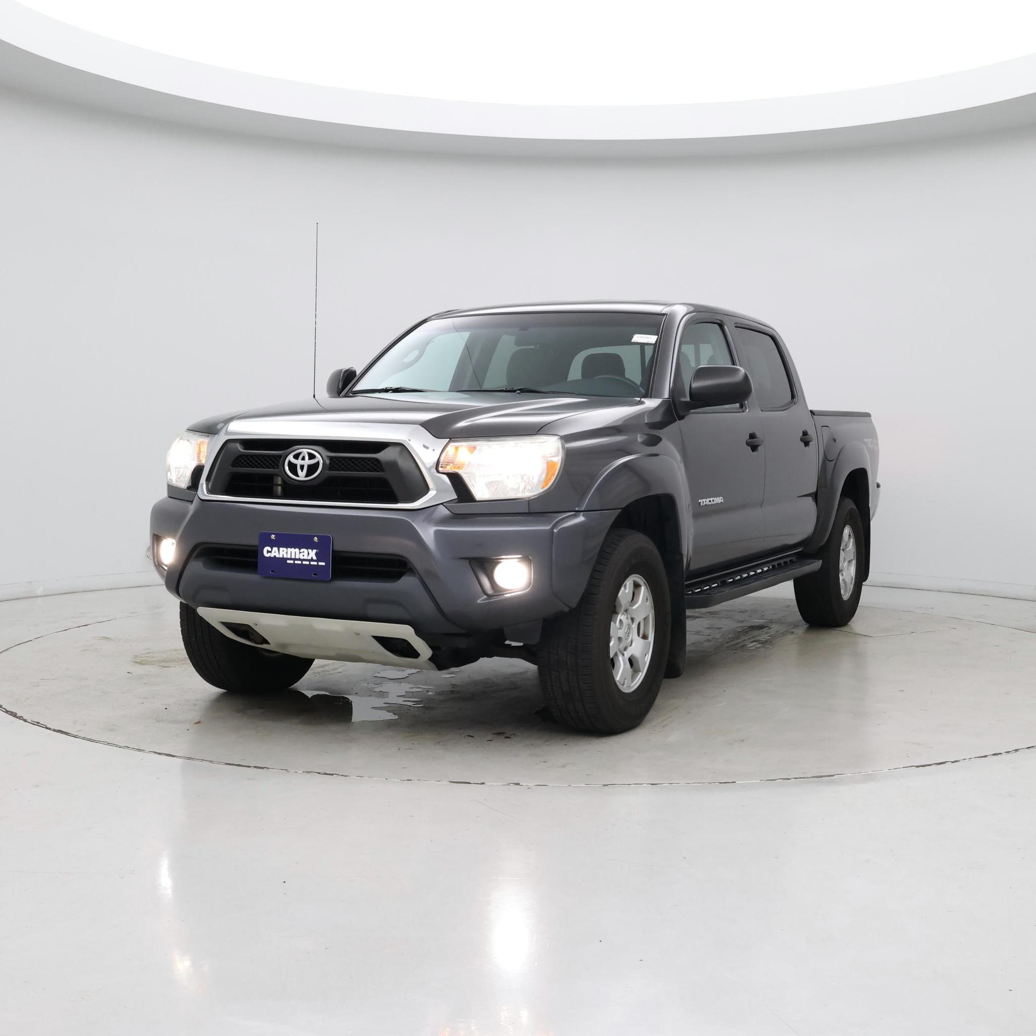Thumbnail: 2015 Toyota Tacoma - 4