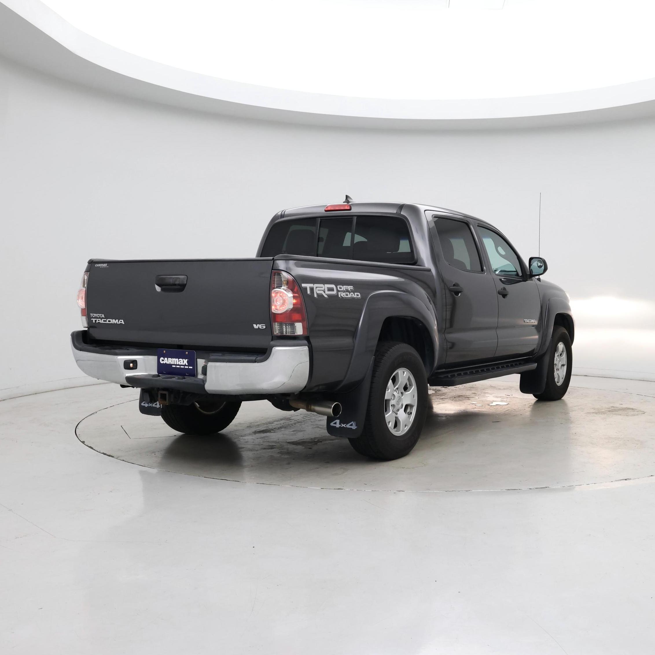 Thumbnail: 2015 Toyota Tacoma - 8