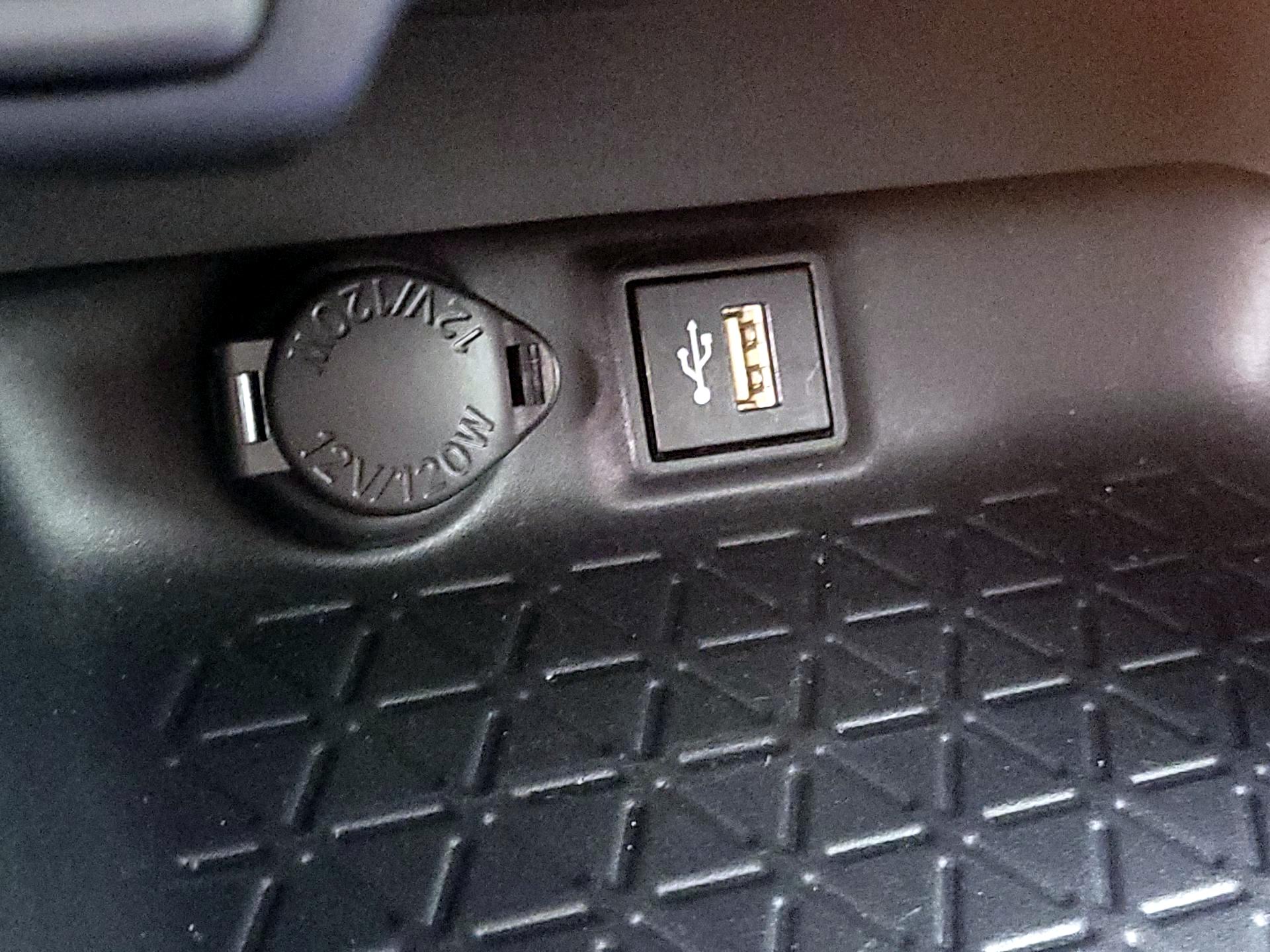 Thumbnail: 2023 Toyota RAV4 - 18