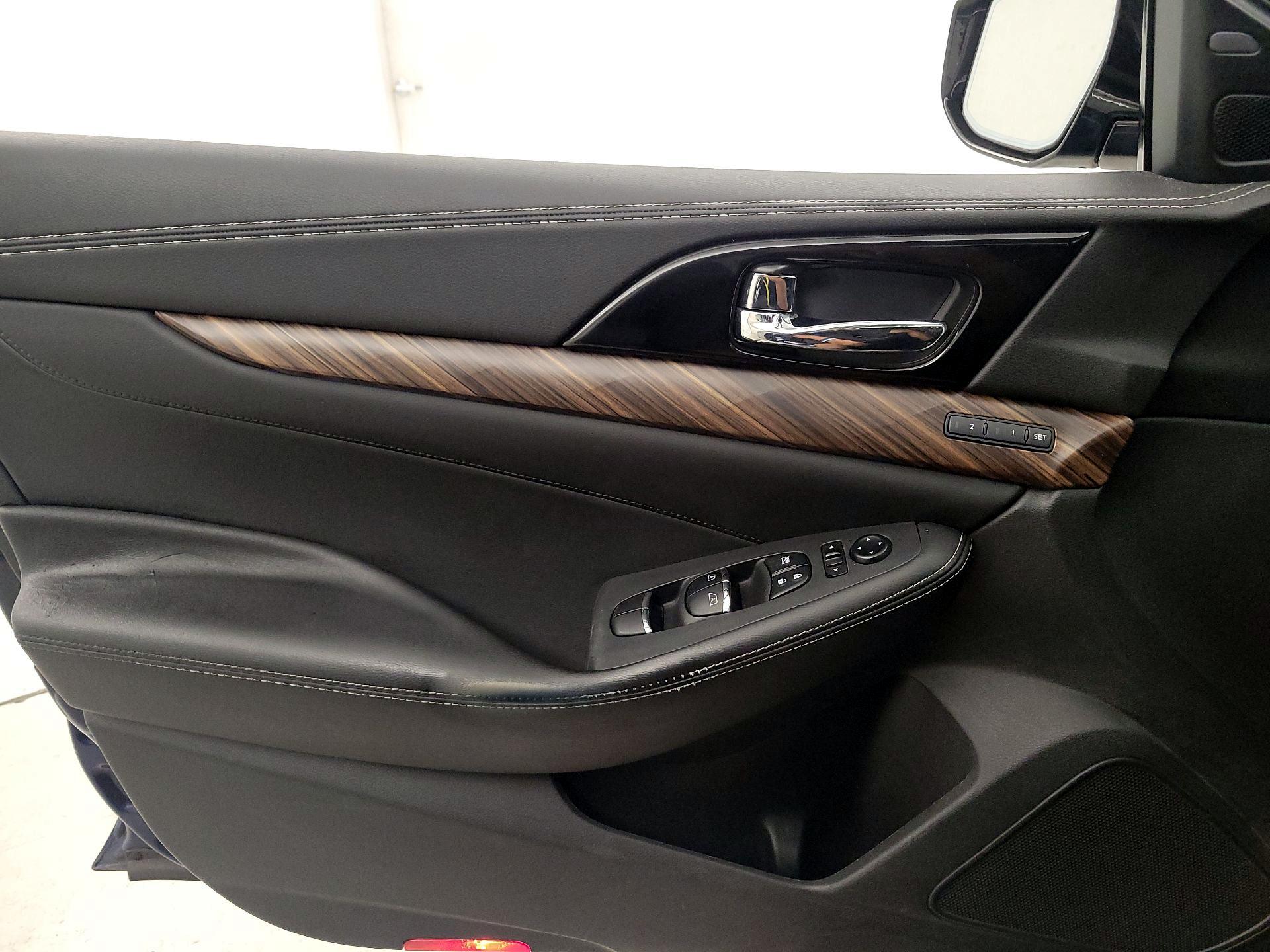 Thumbnail: 2016 Nissan Maxima - 12