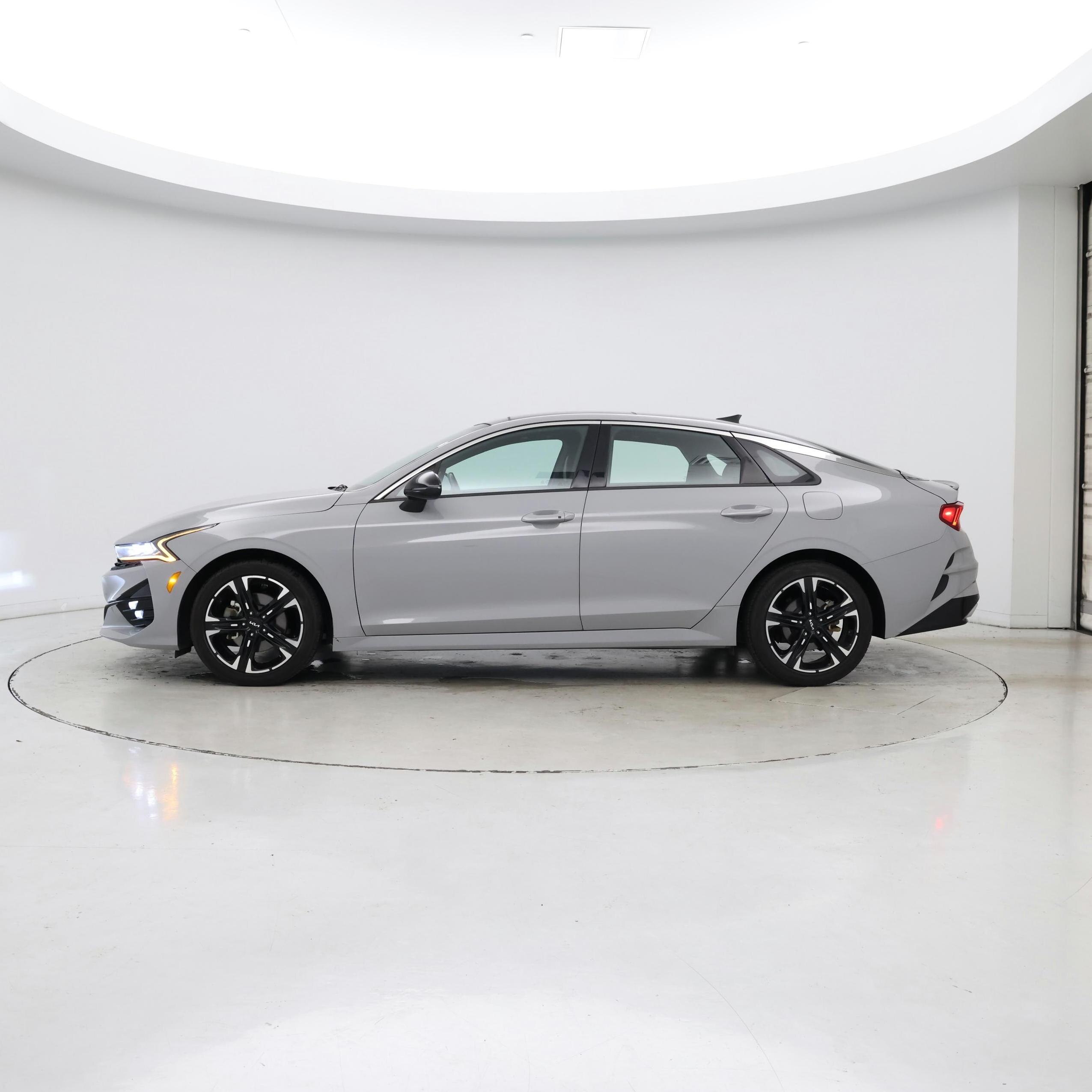 Thumbnail: 2022 Kia K5 - 3