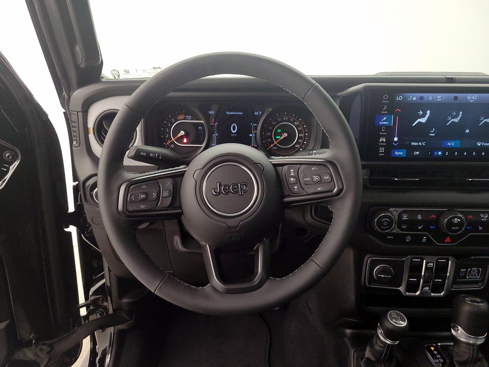 Thumbnail: 2025 Jeep Wrangler - 10