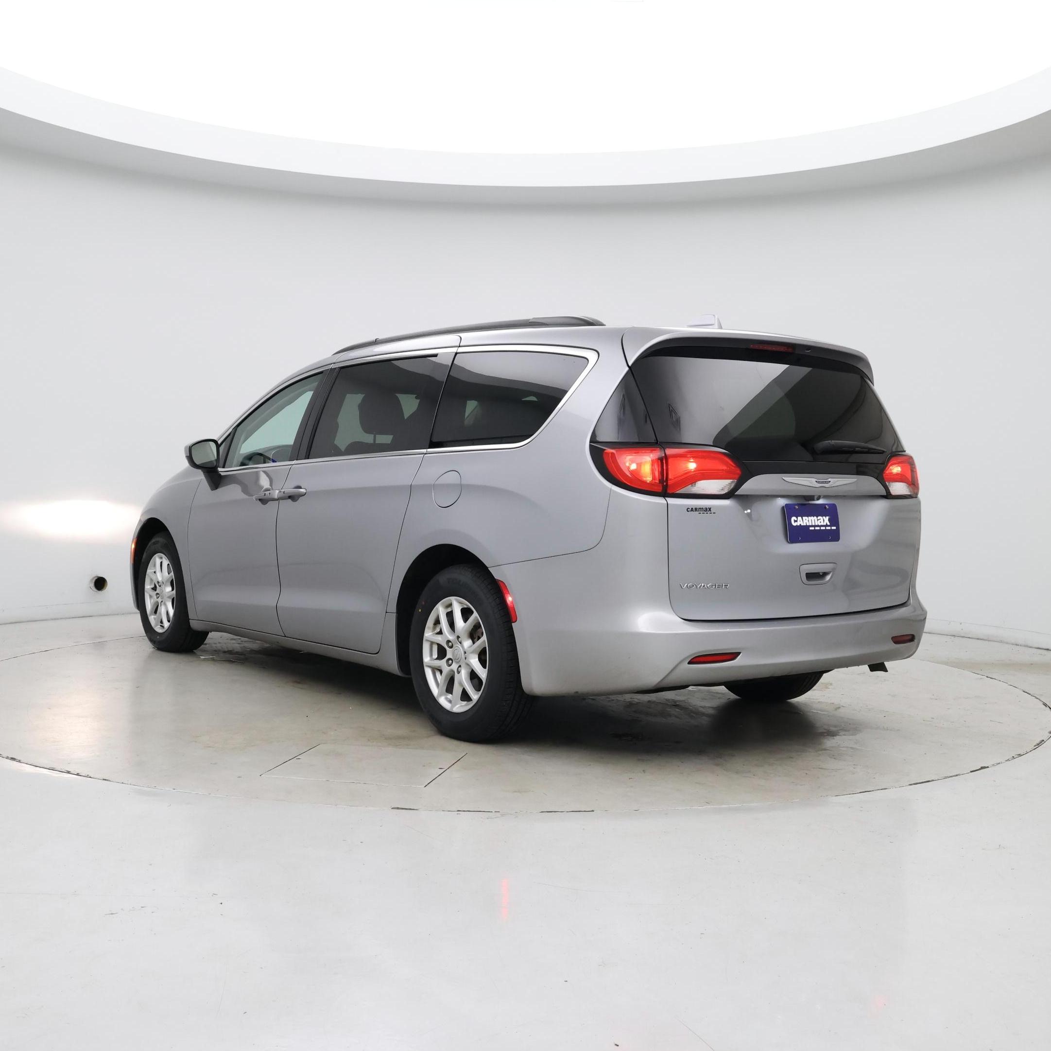 Thumbnail: 2020 Chrysler Voyager - 2