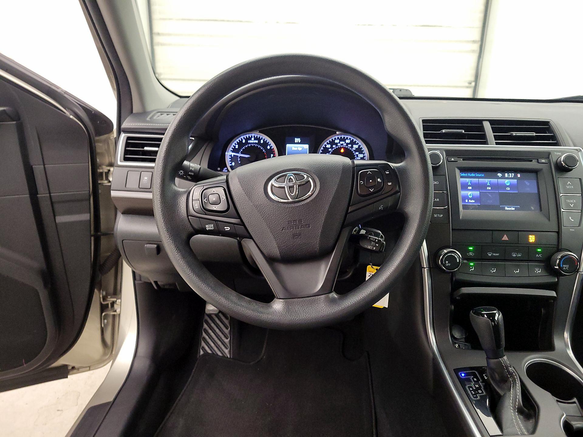 Thumbnail: 2017 Toyota Camry - 10