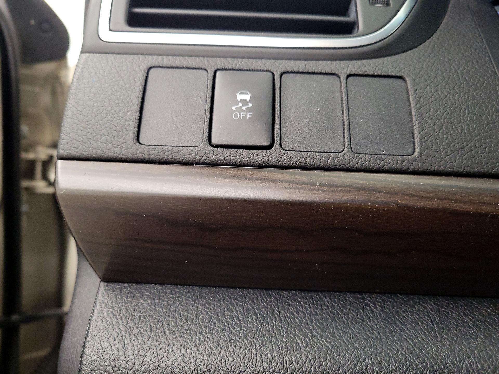 Thumbnail: 2017 Toyota Camry - 13