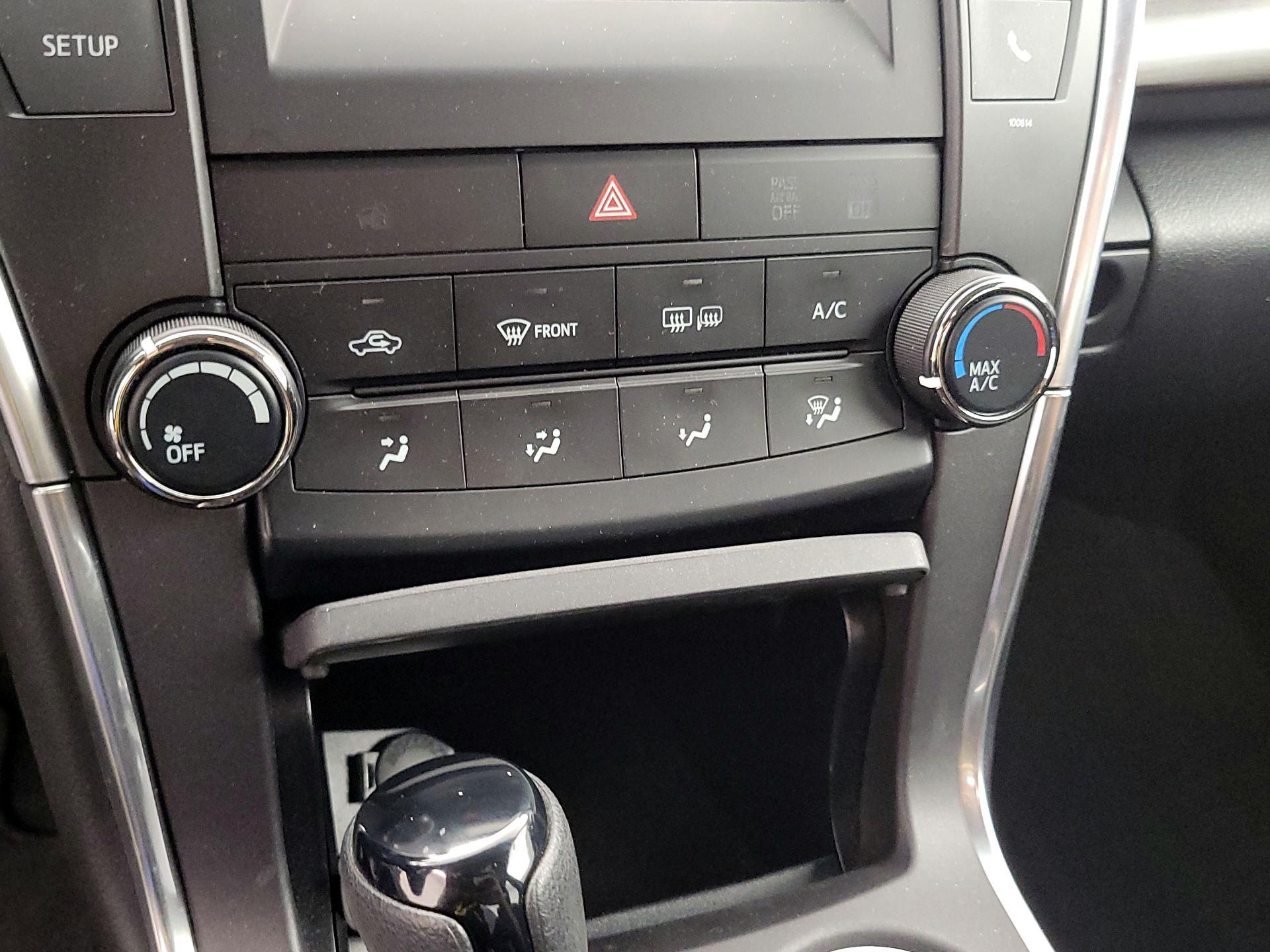 Thumbnail: 2017 Toyota Camry - 16