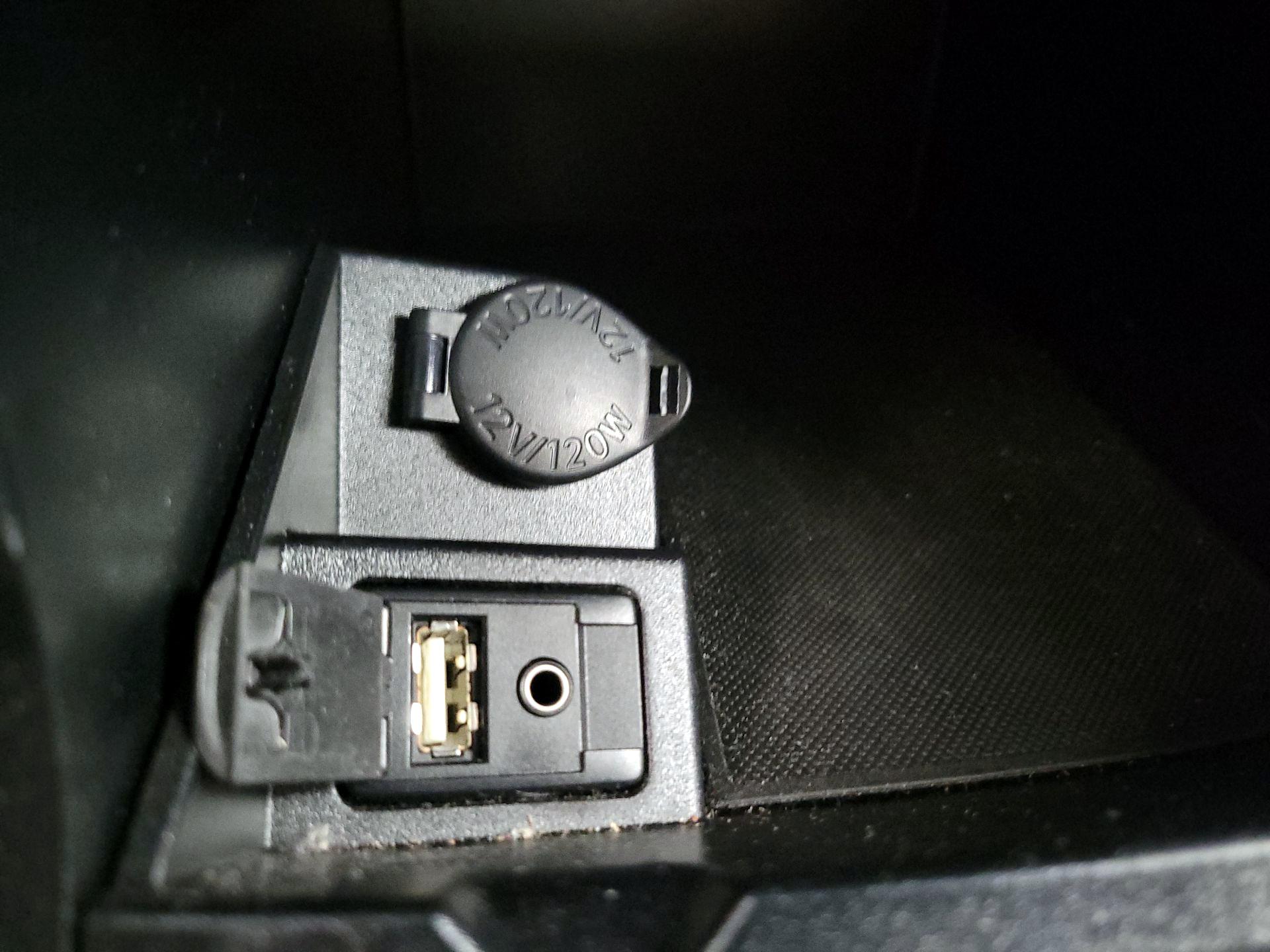 Thumbnail: 2017 Toyota Camry - 18