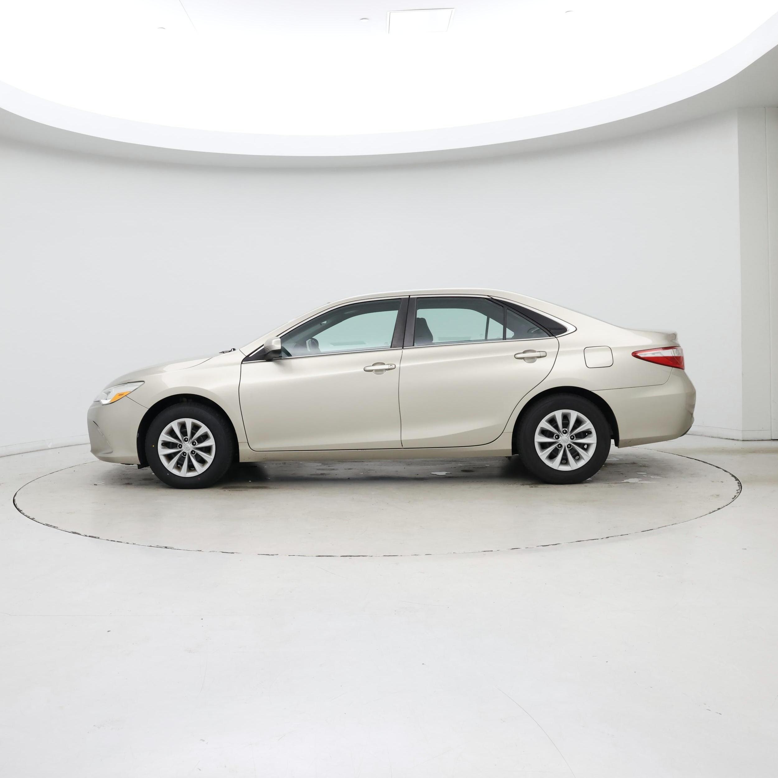 Thumbnail: 2017 Toyota Camry - 3