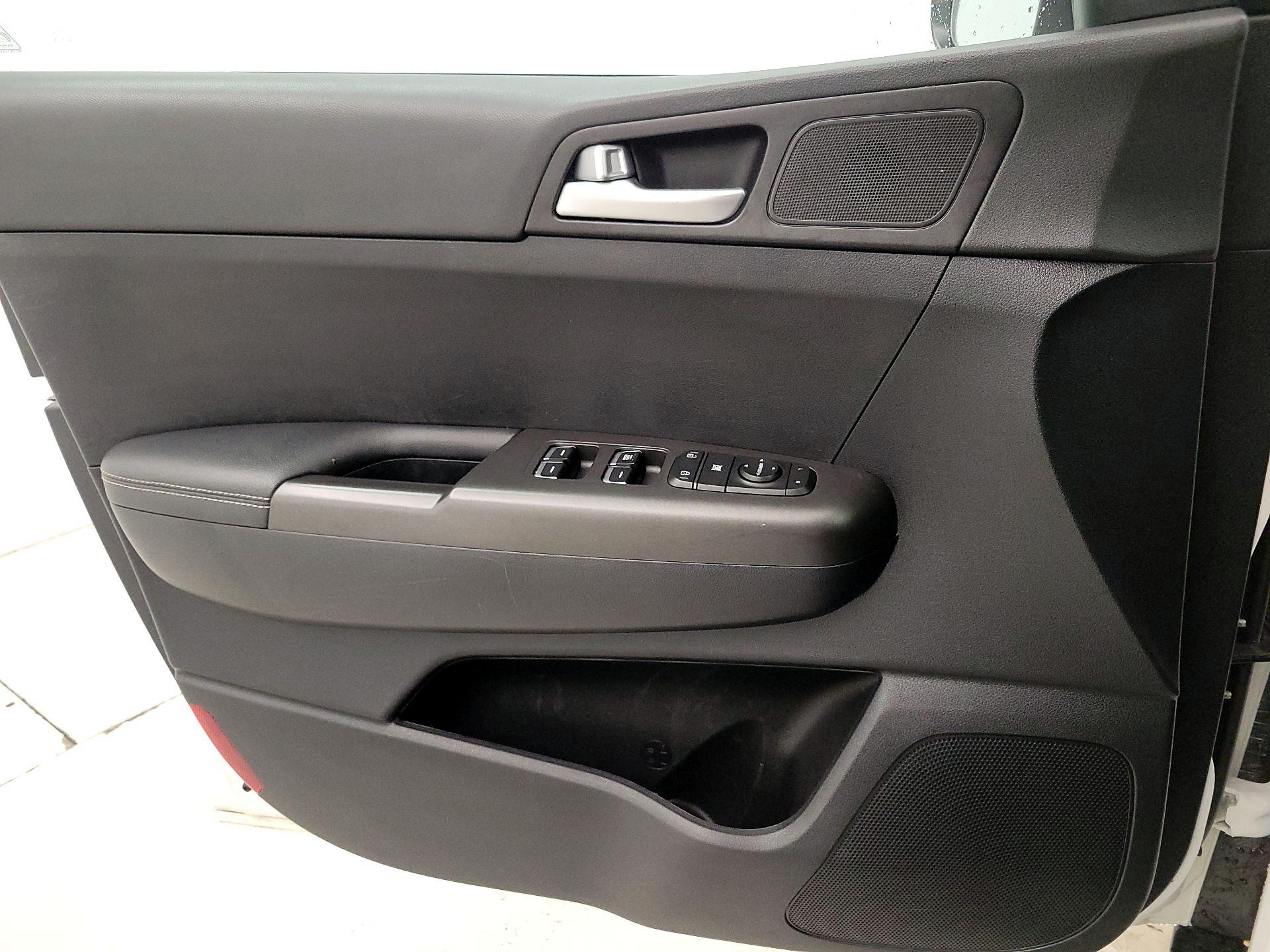 Thumbnail: 2021 Kia Sportage - 12