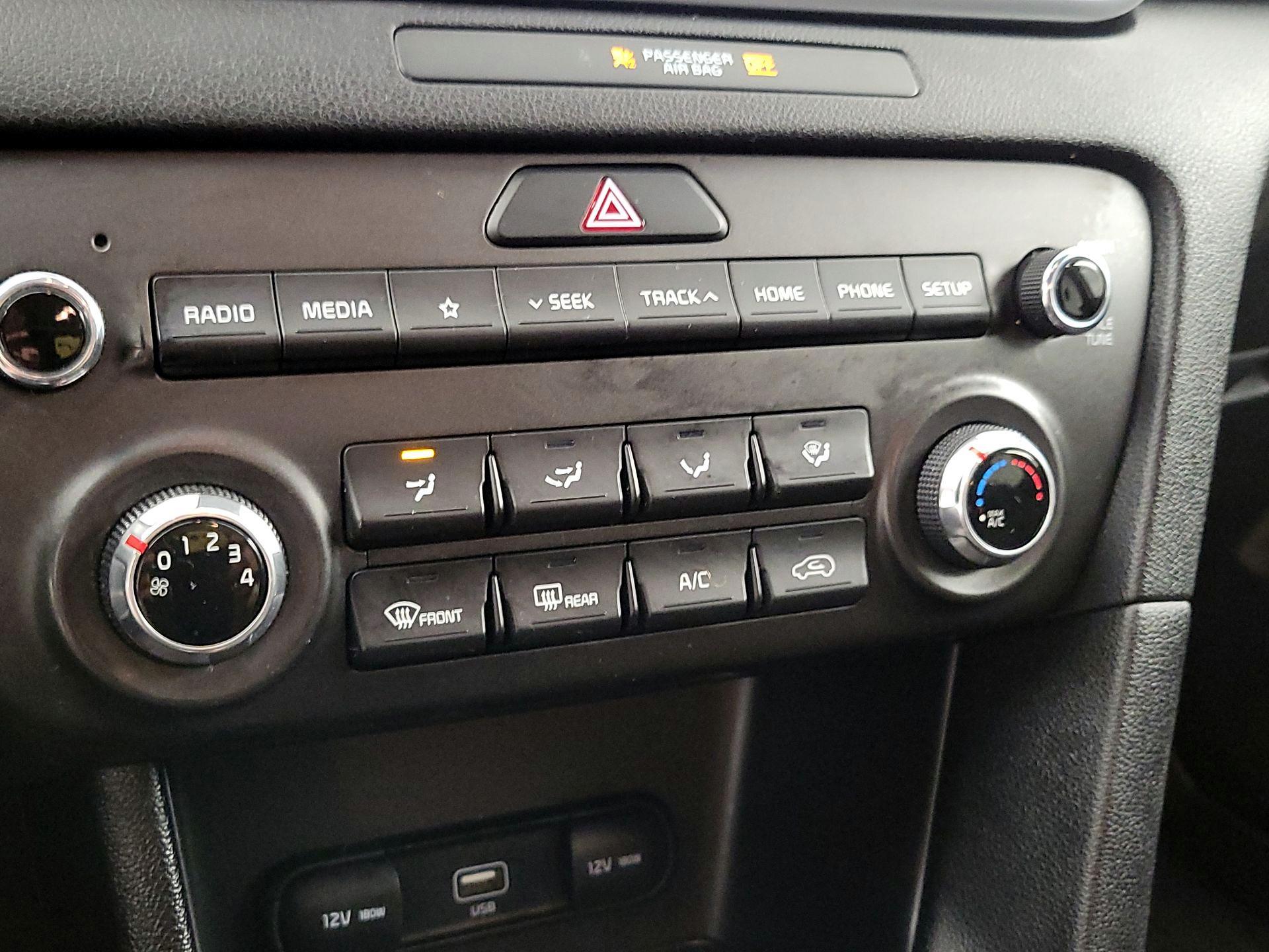 Thumbnail: 2021 Kia Sportage - 16