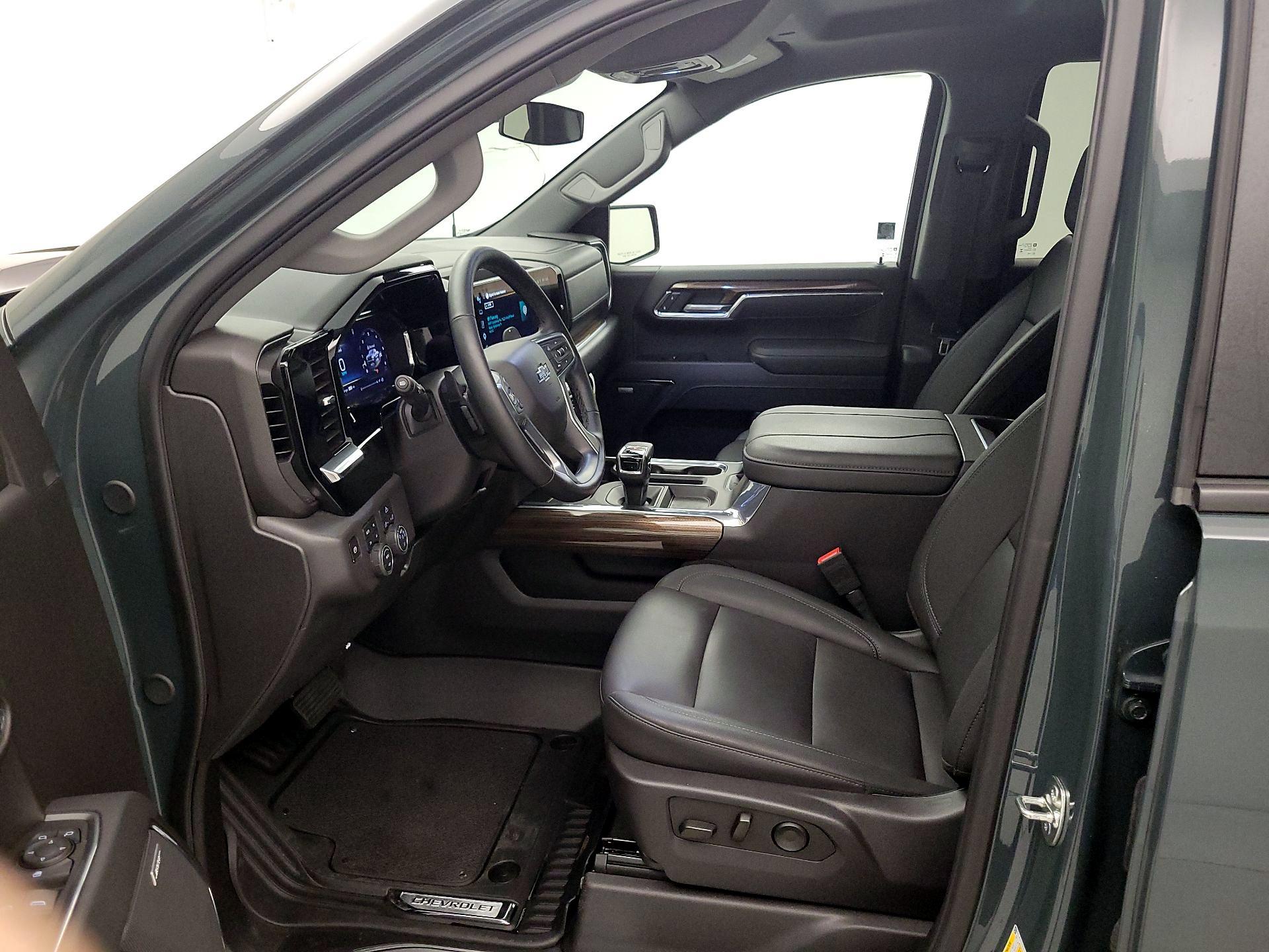 Thumbnail: 2025 Chevrolet Silverado 1500 - 11