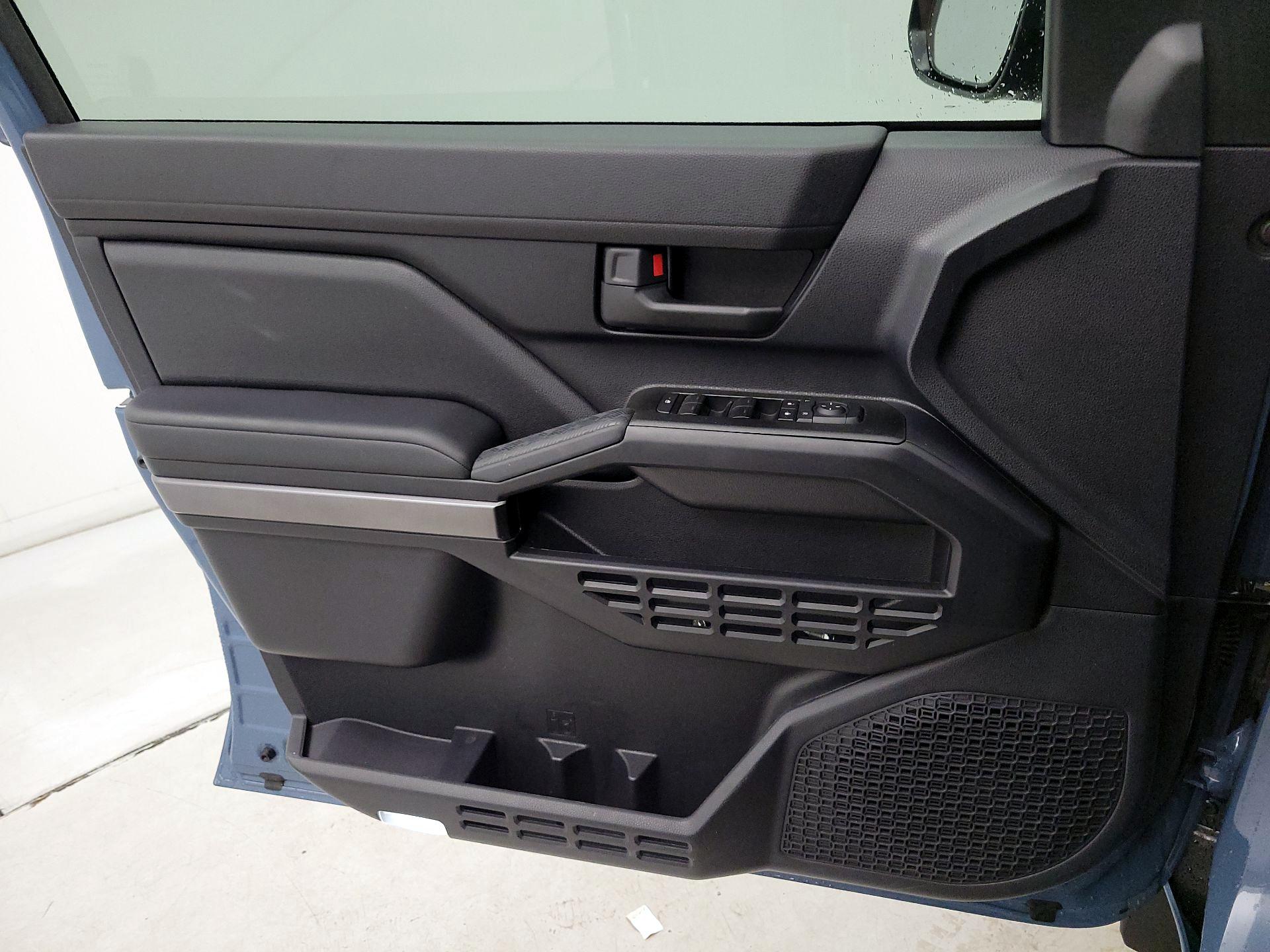 Thumbnail: 2025 Toyota 4Runner - 12