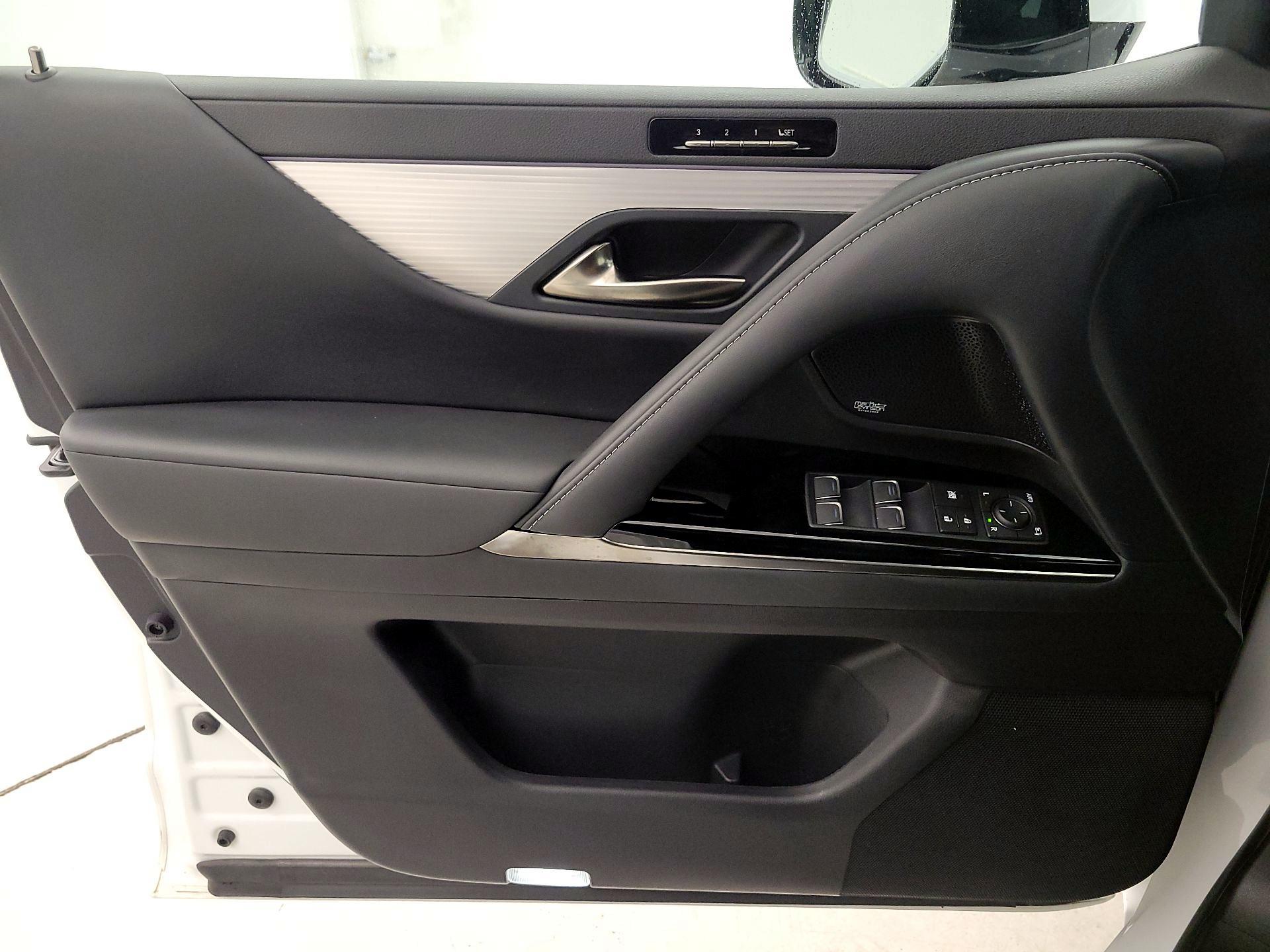 Thumbnail: 2024 Lexus LX - 12