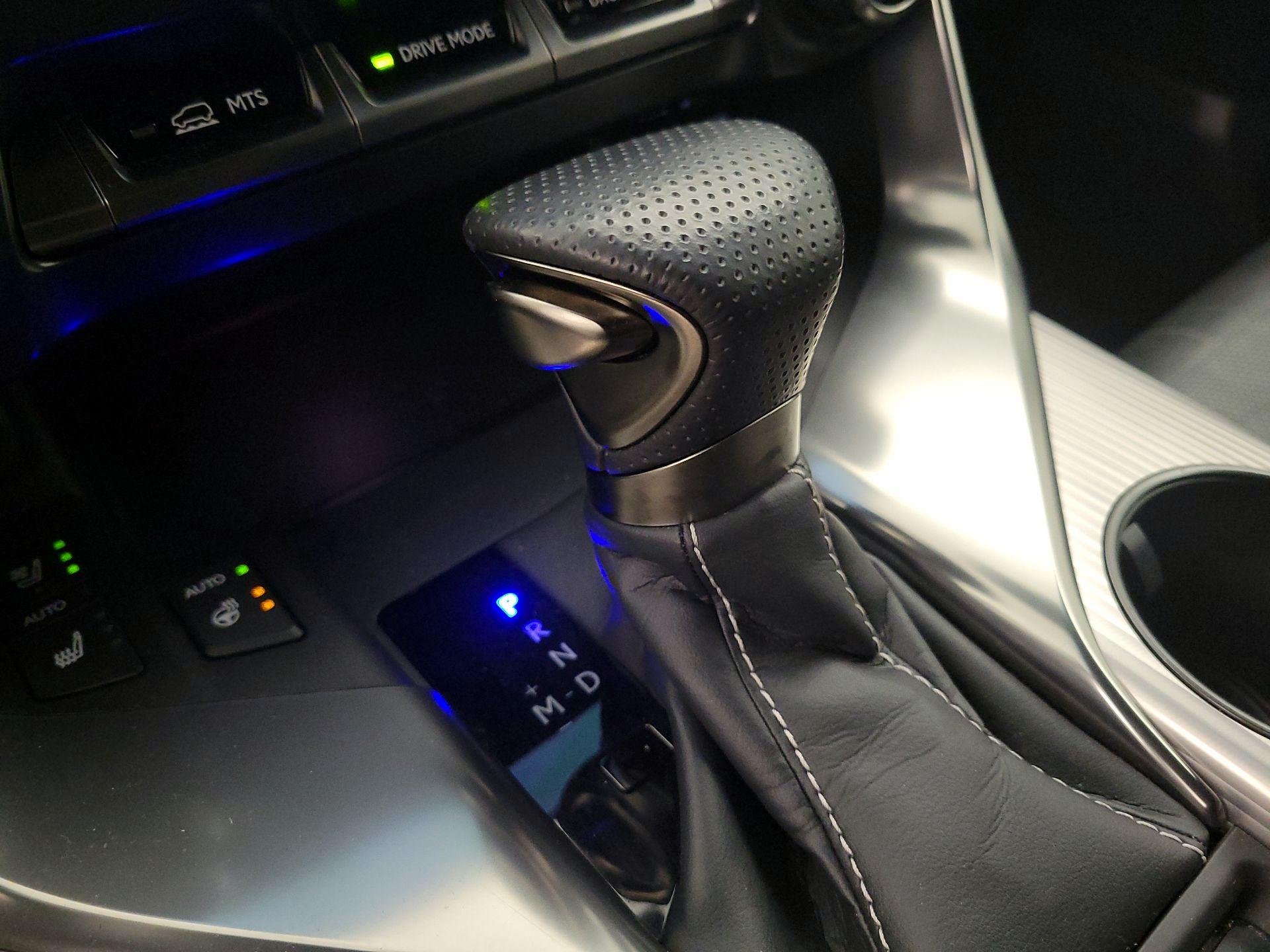 Thumbnail: 2024 Lexus LX - 18