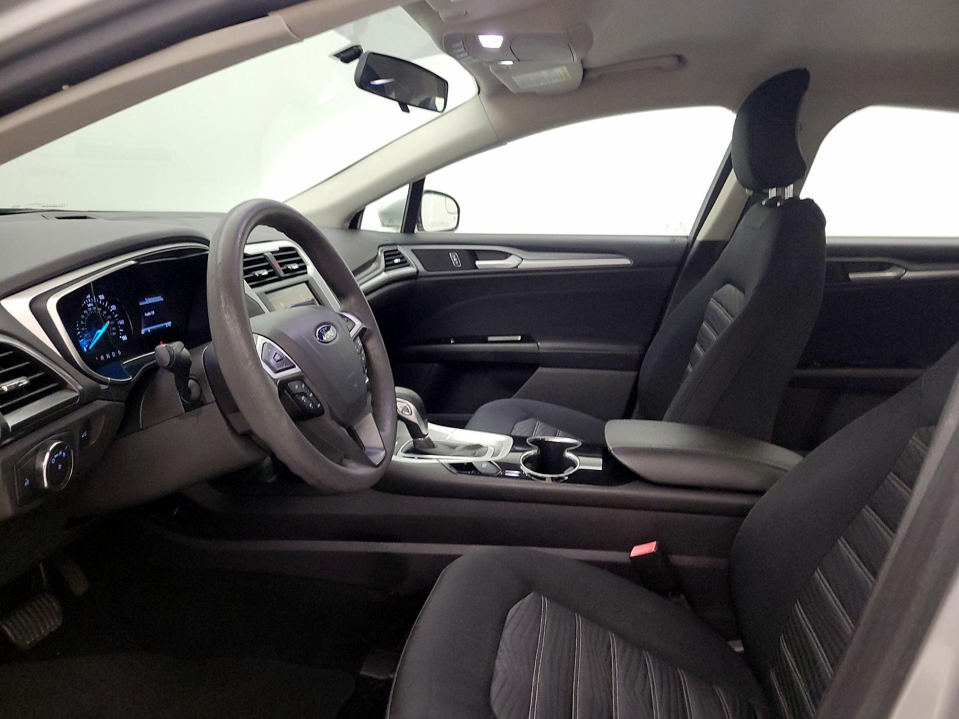 Thumbnail: 2016 Ford Fusion - 11