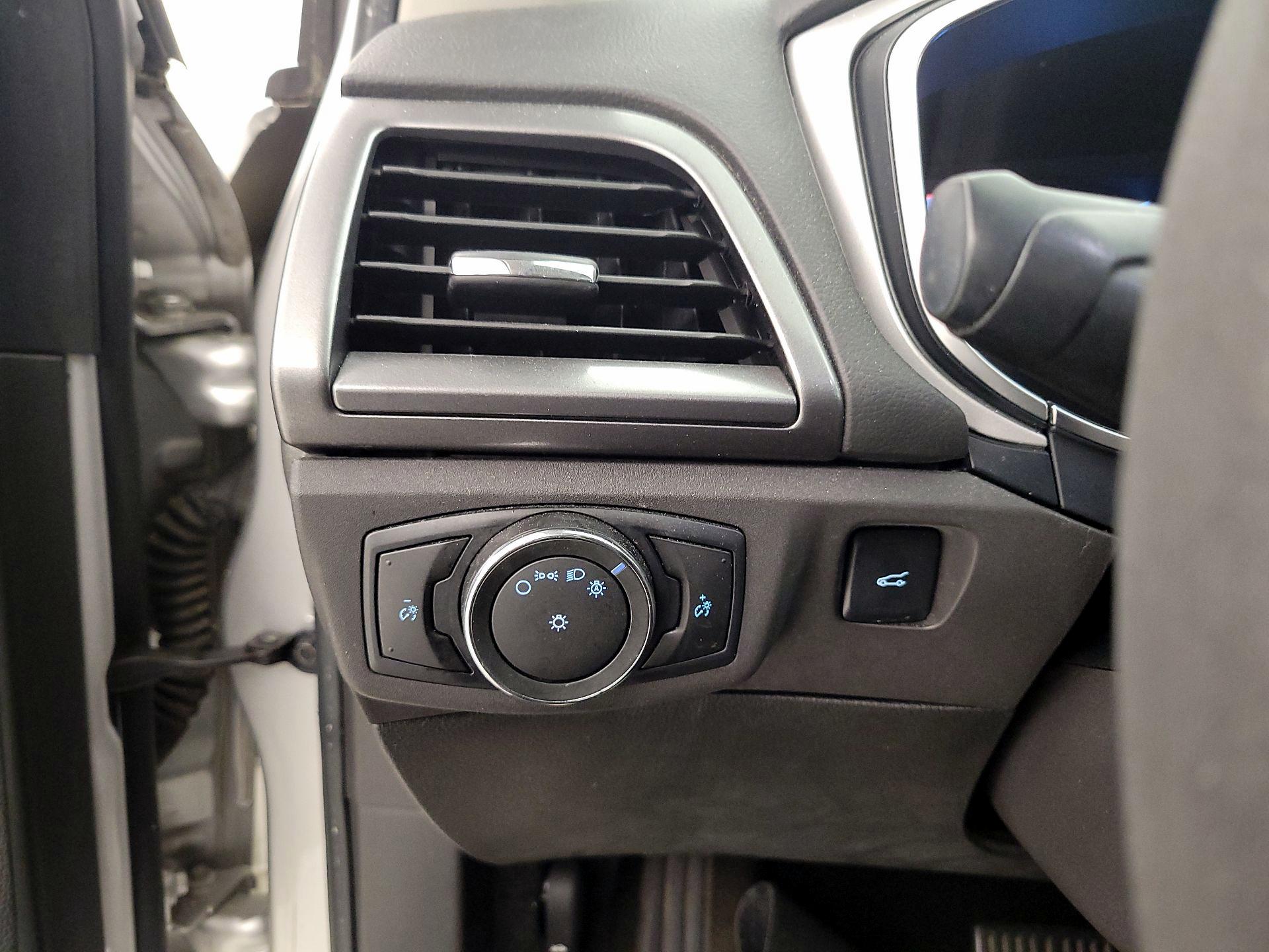 Thumbnail: 2016 Ford Fusion - 13