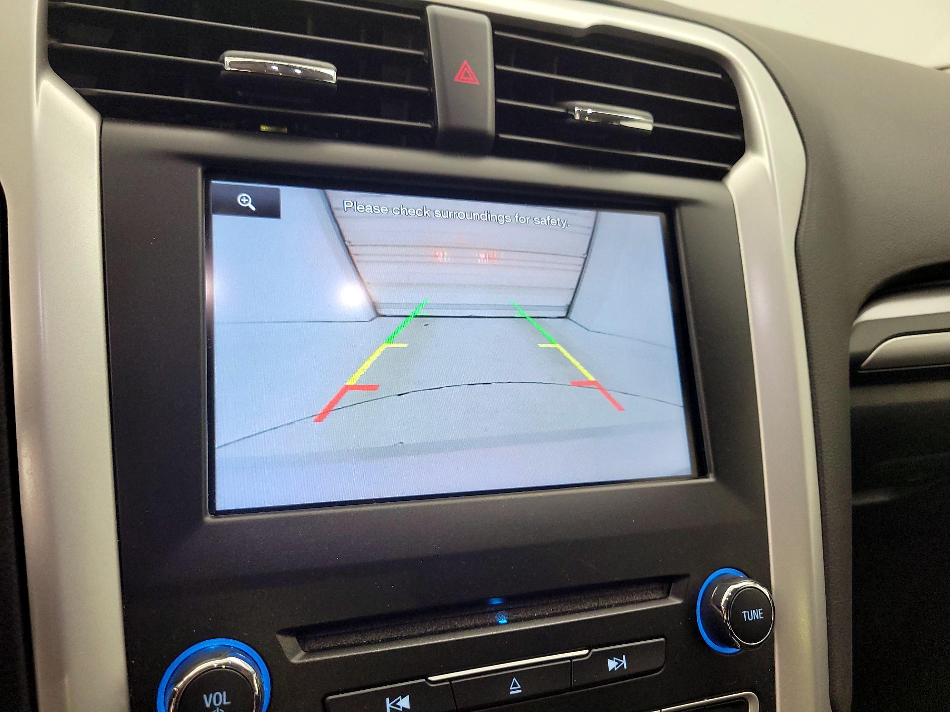 Thumbnail: 2016 Ford Fusion - 14