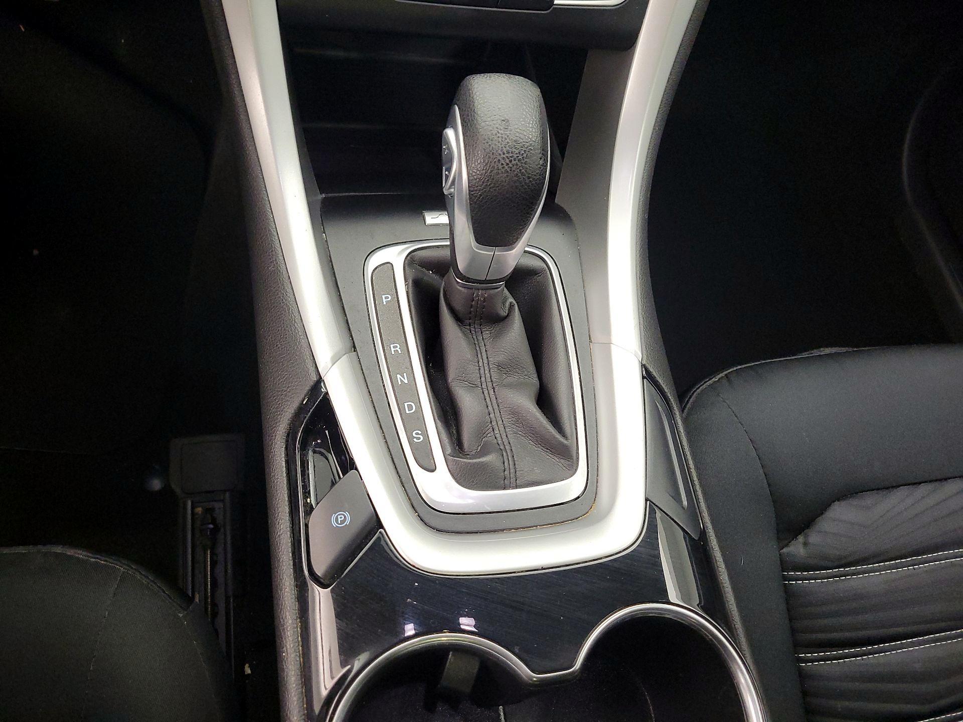 Thumbnail: 2016 Ford Fusion - 17