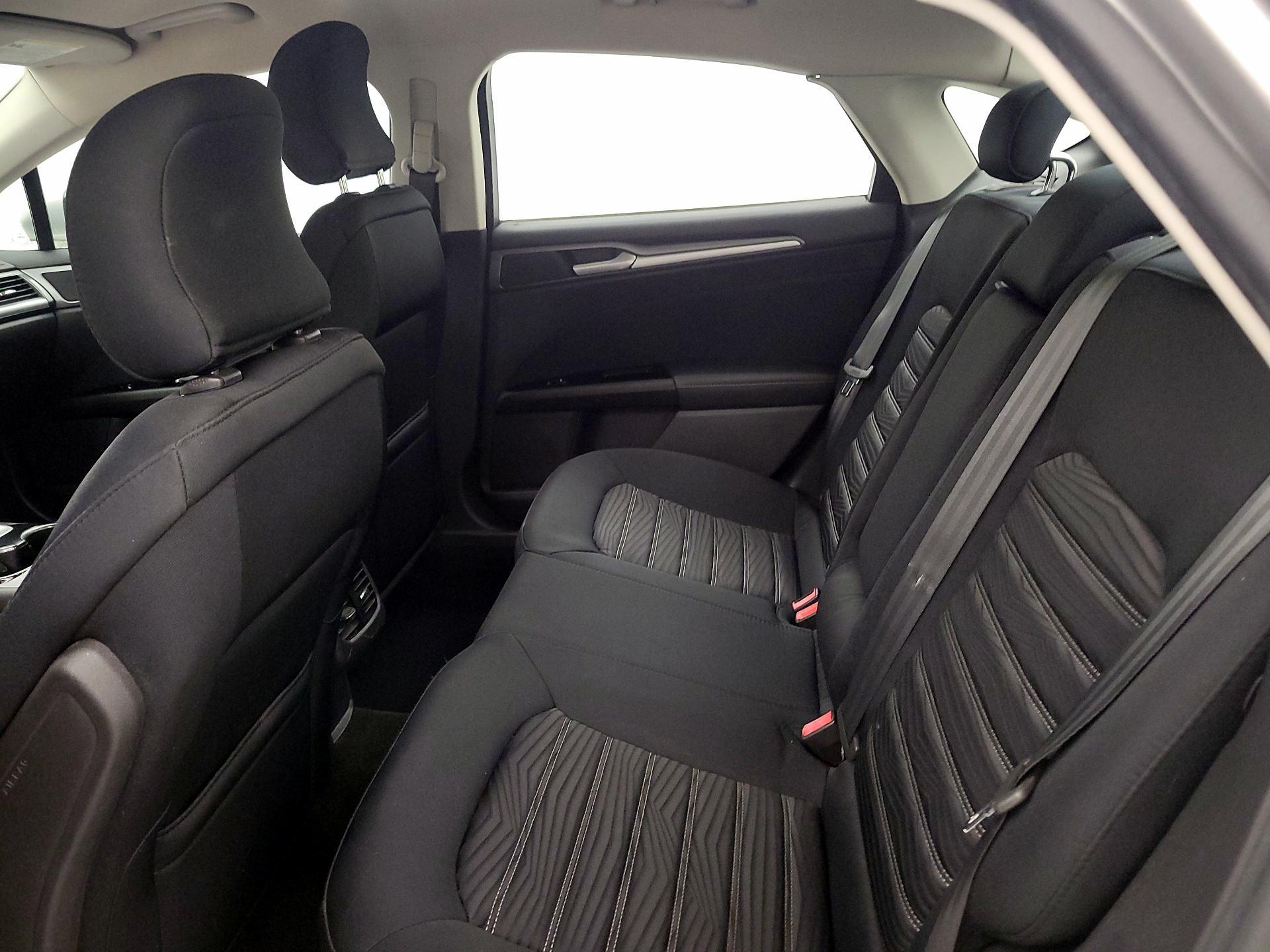 Thumbnail: 2016 Ford Fusion - 19