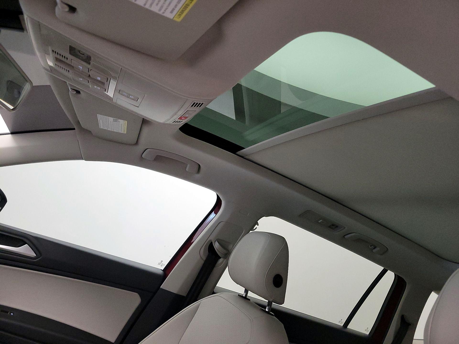 Thumbnail: 2019 Volkswagen Tiguan - 19