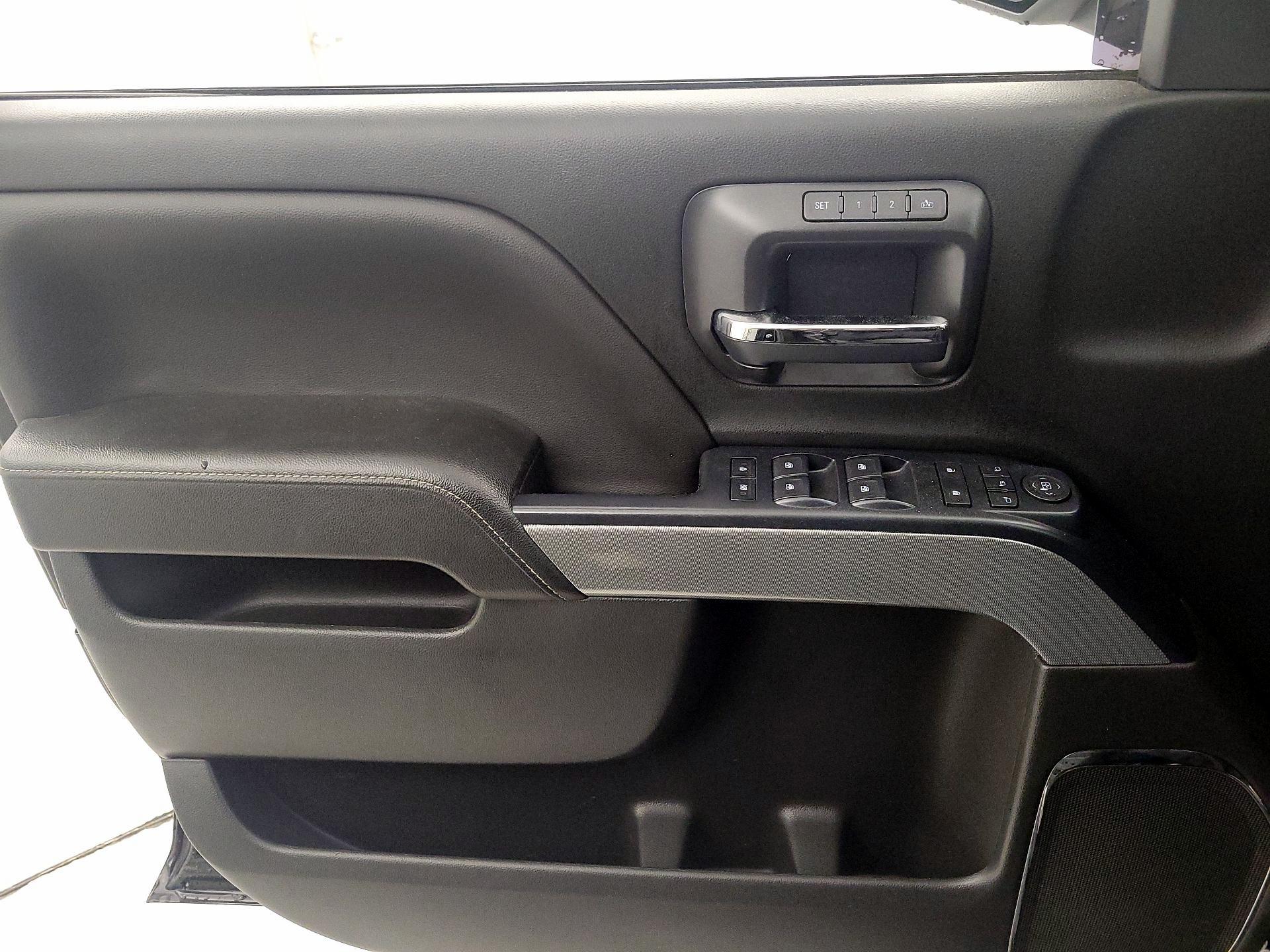 Thumbnail: 2018 Chevrolet Silverado 1500 - 12