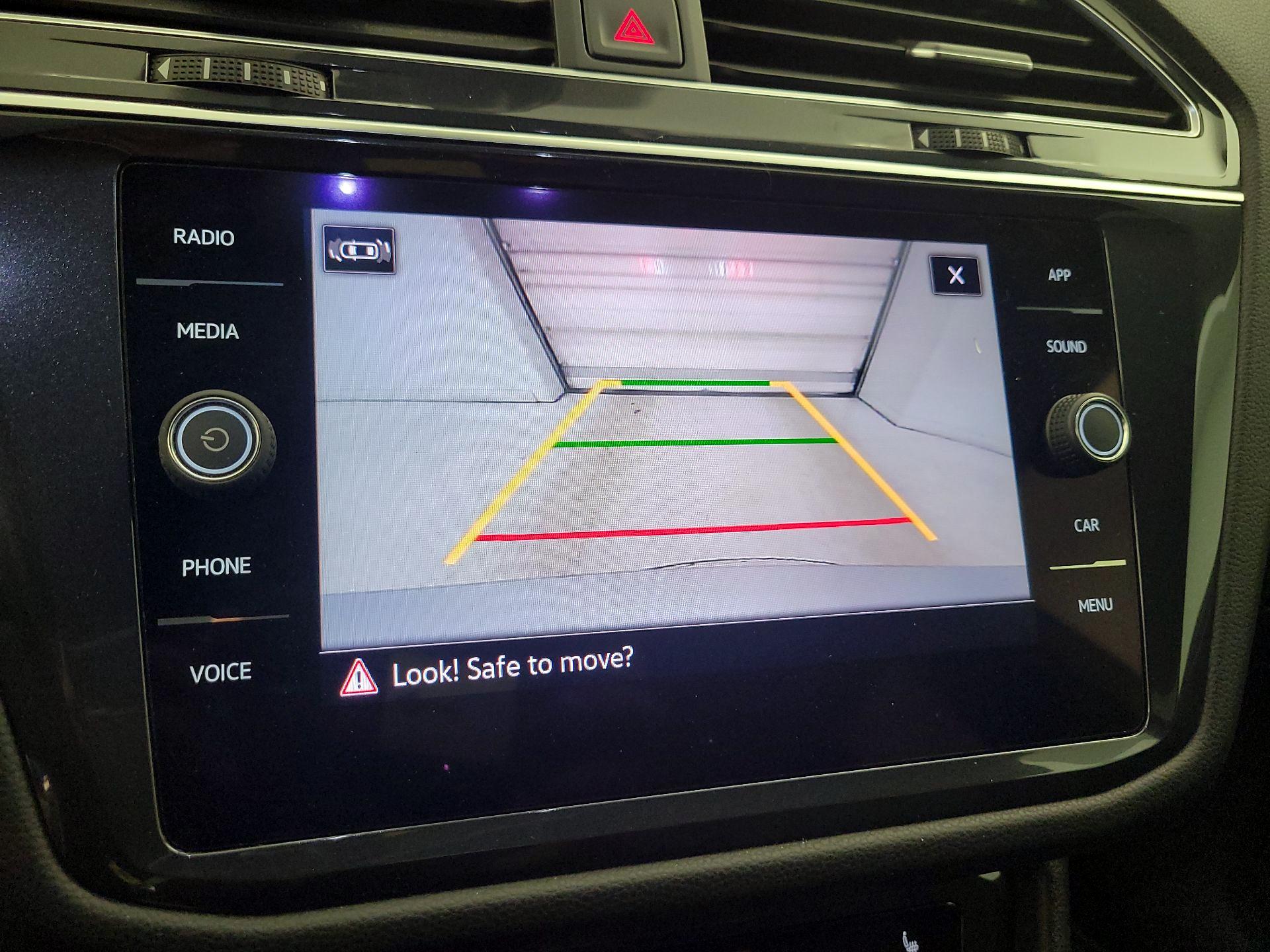 Thumbnail: 2022 Volkswagen Tiguan - 14