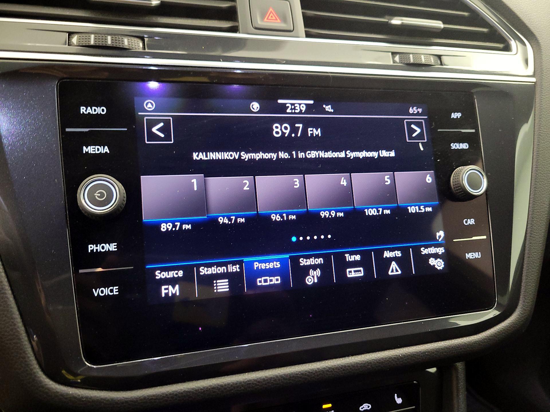 Thumbnail: 2022 Volkswagen Tiguan - 15