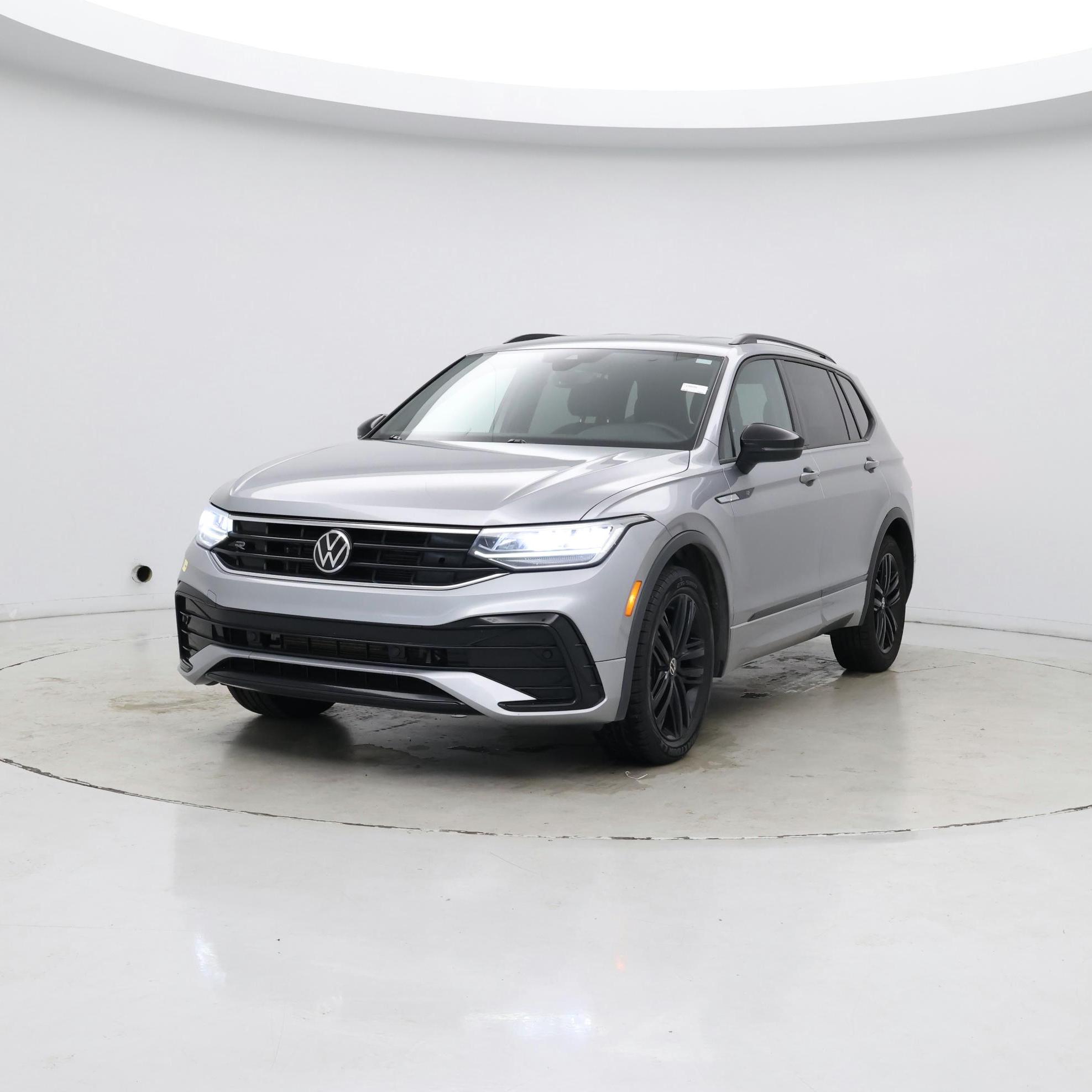 Thumbnail: 2022 Volkswagen Tiguan - 4