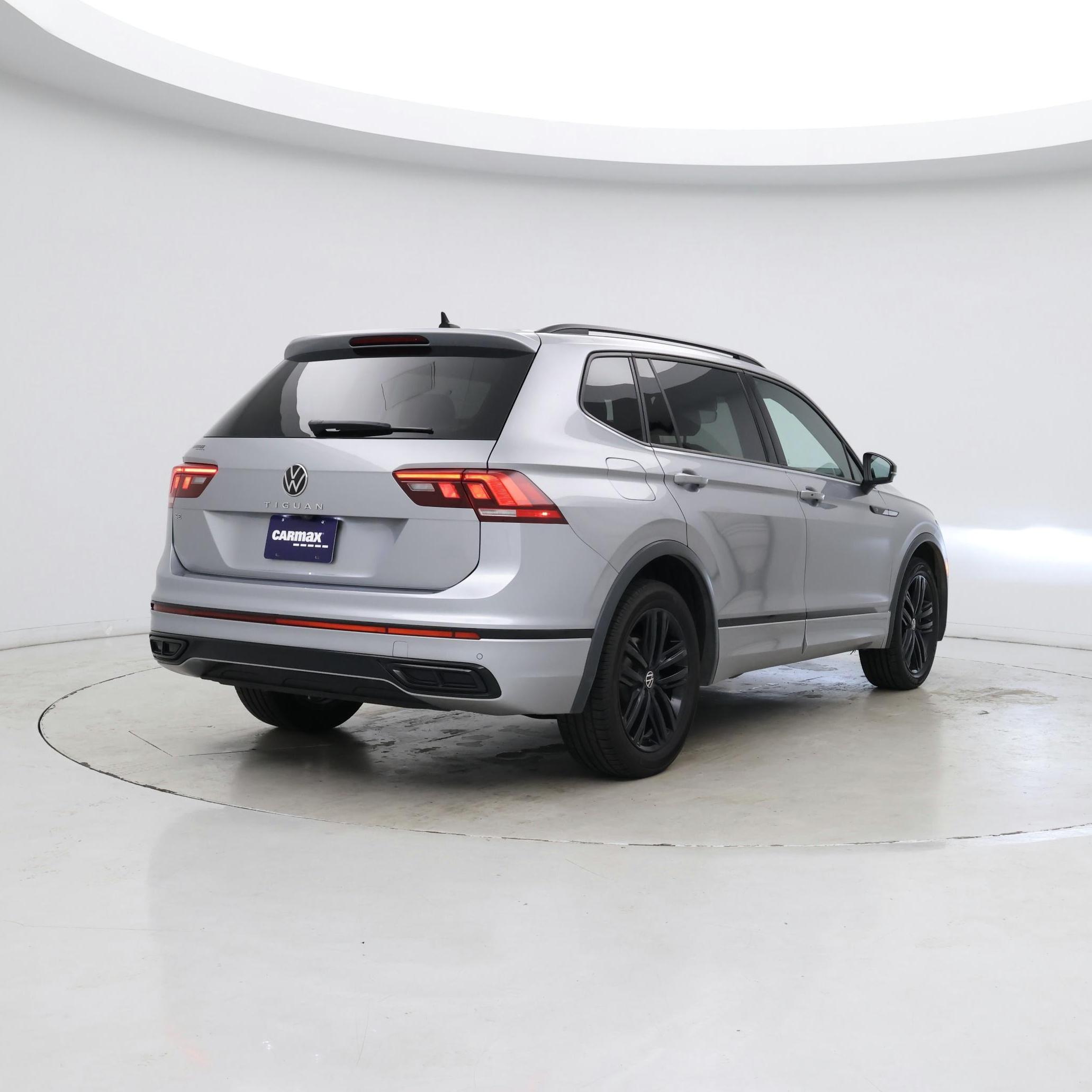 Thumbnail: 2022 Volkswagen Tiguan - 8