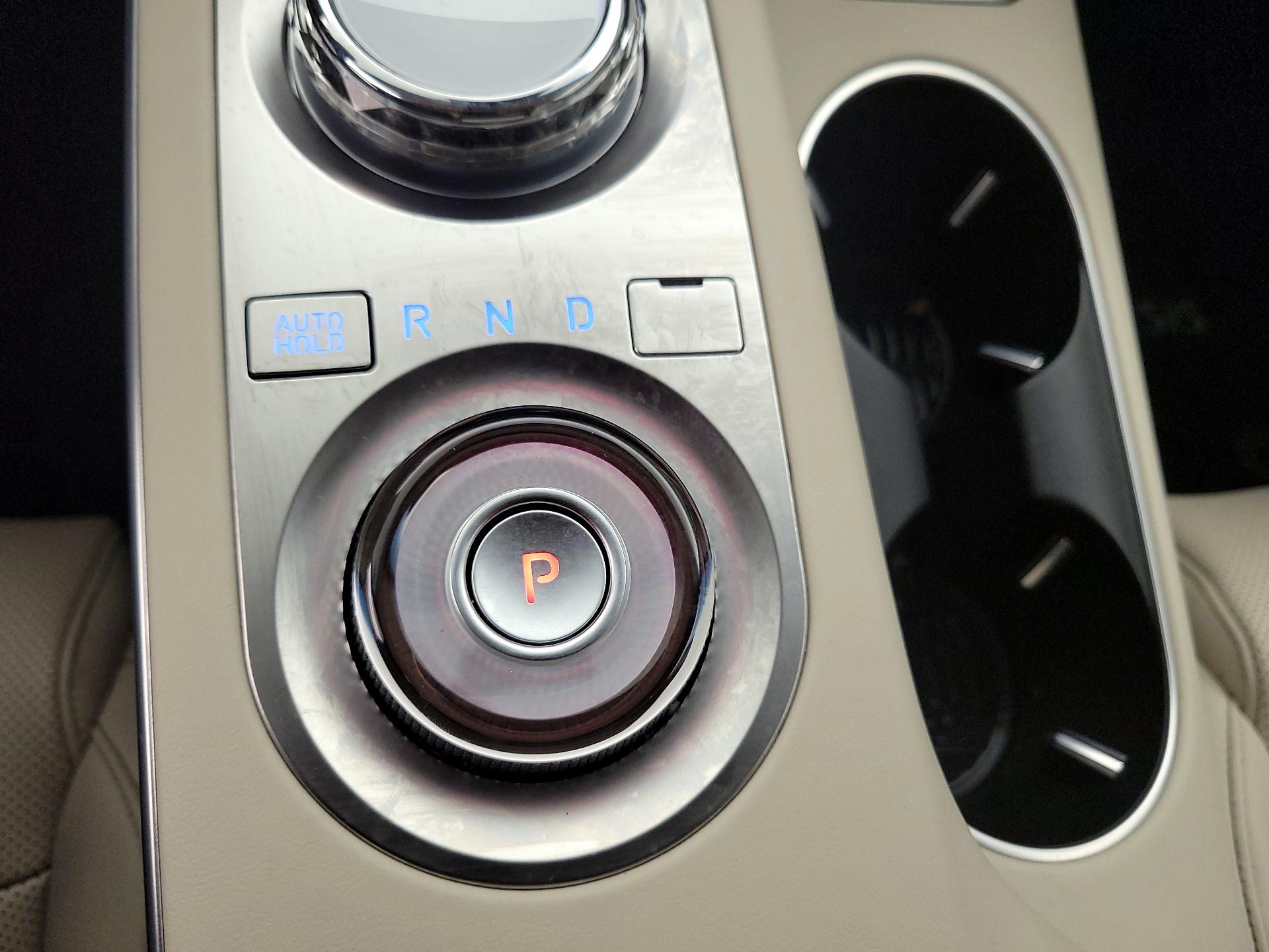 Thumbnail: 2025 Genesis GV70 - 17