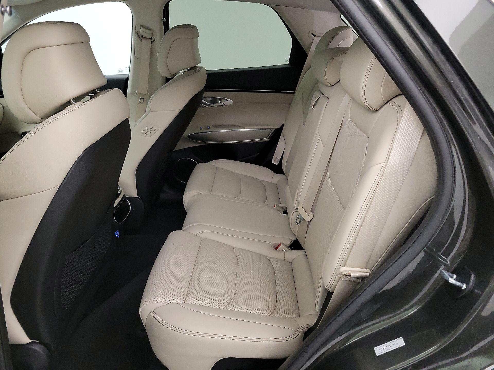 Thumbnail: 2025 Genesis GV70 - 19