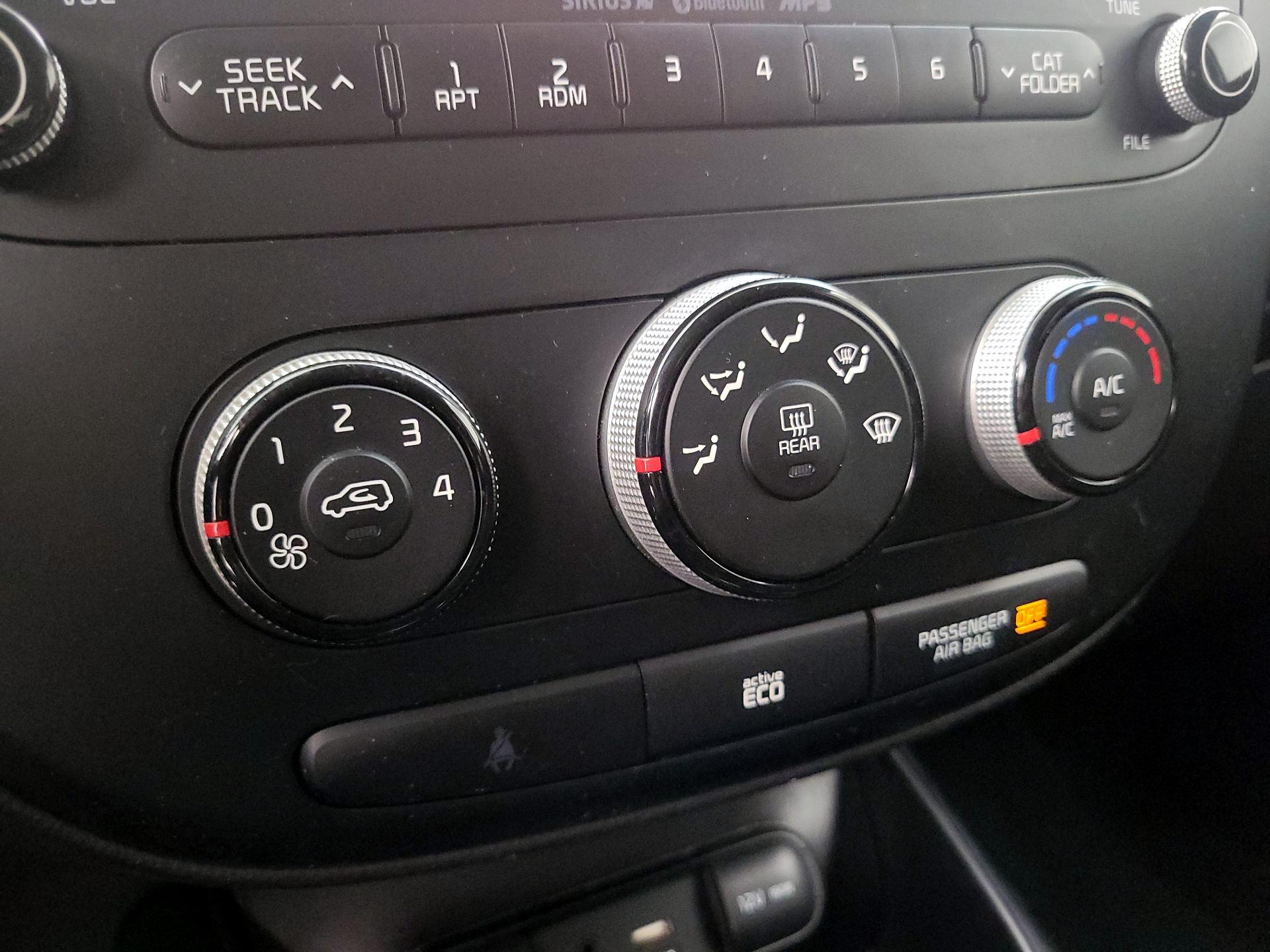 Thumbnail: 2015 Kia Soul - 15