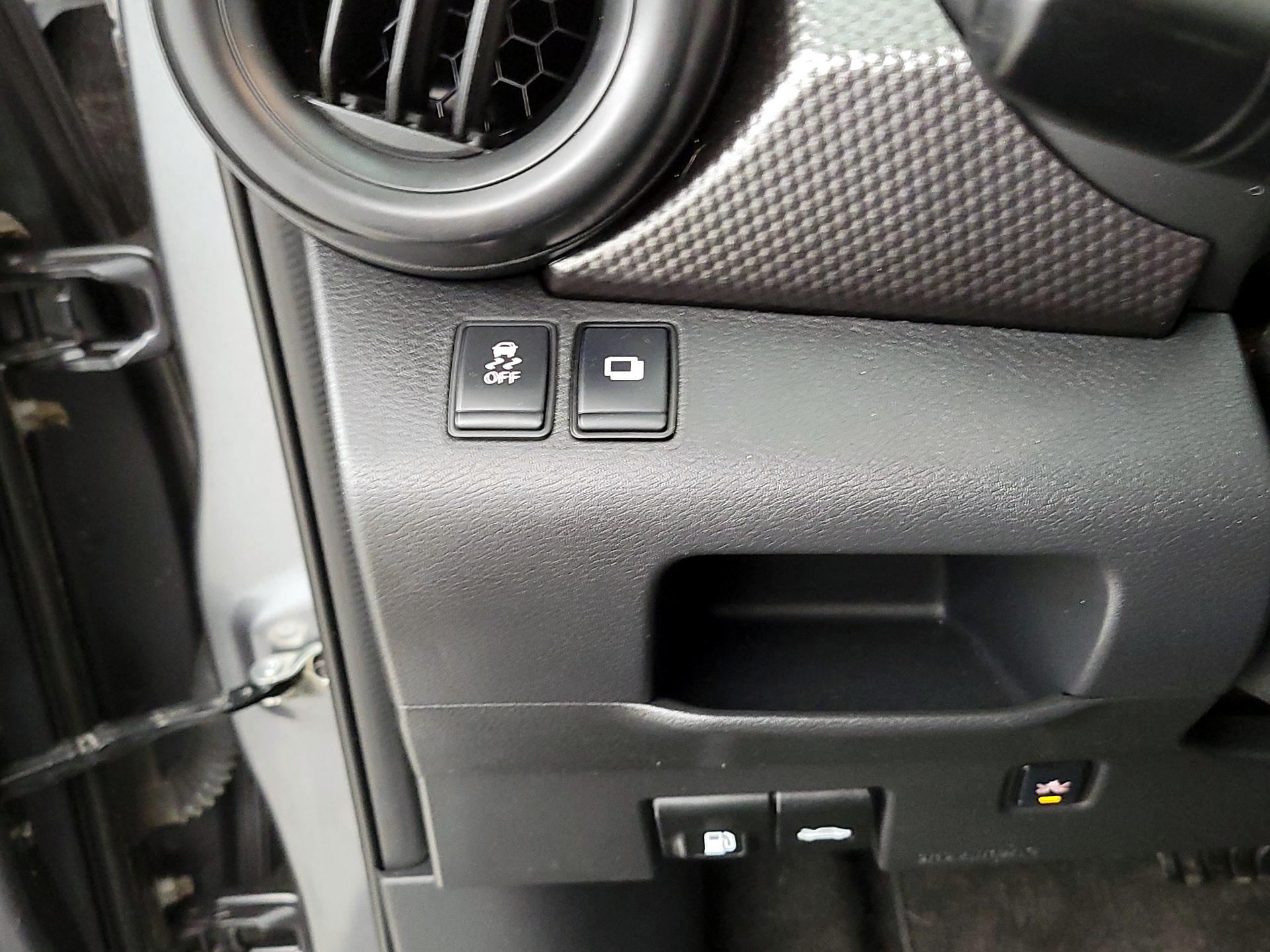 Thumbnail: 2019 Nissan Kicks - 13