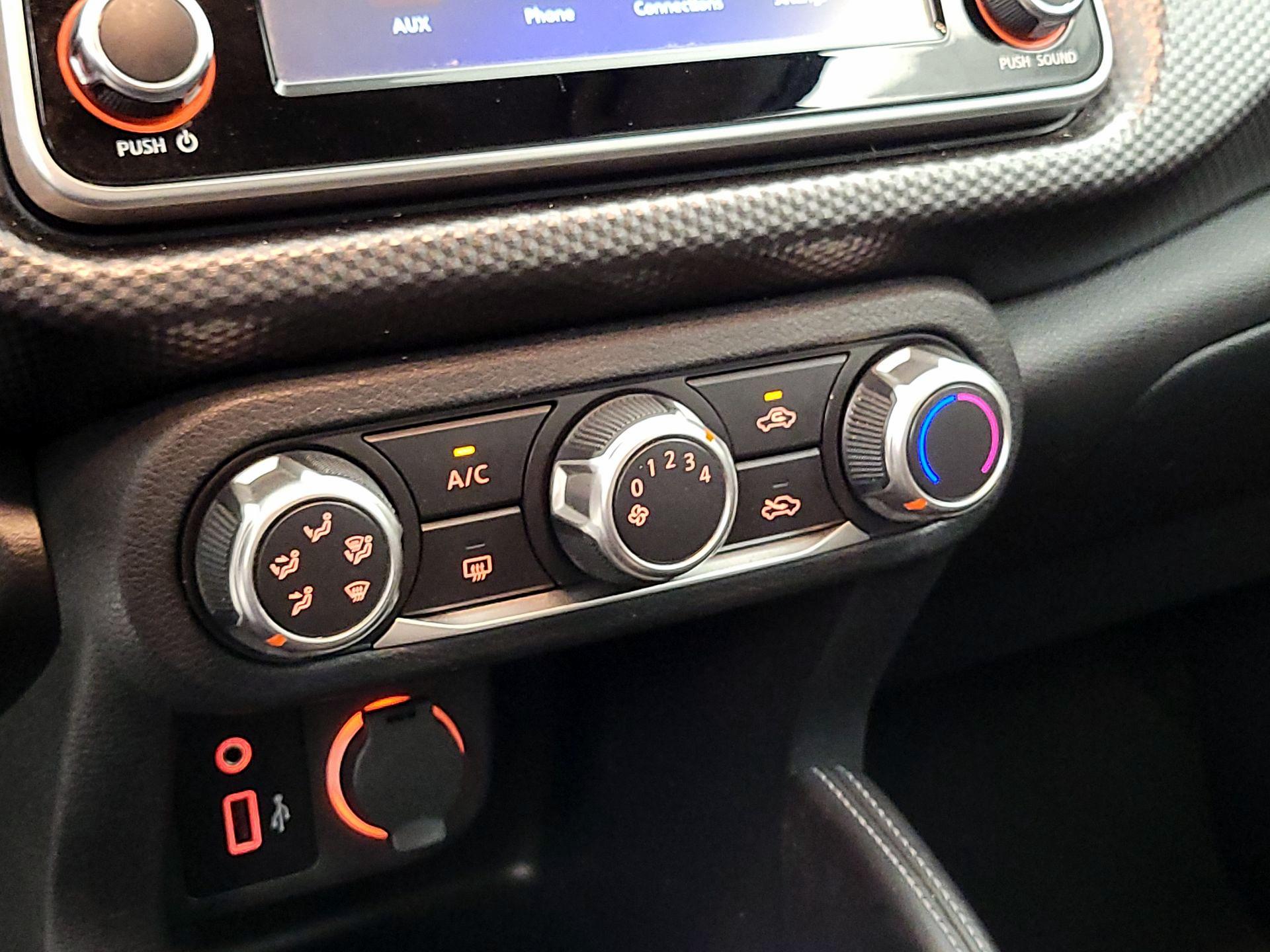 Thumbnail: 2019 Nissan Kicks - 16