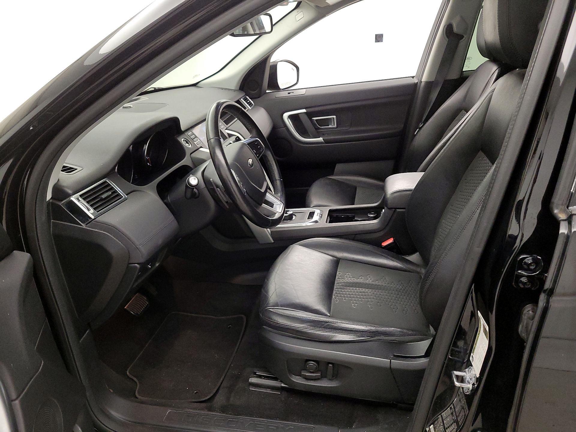 Thumbnail: 2019 Land Rover Discovery Sport - 11