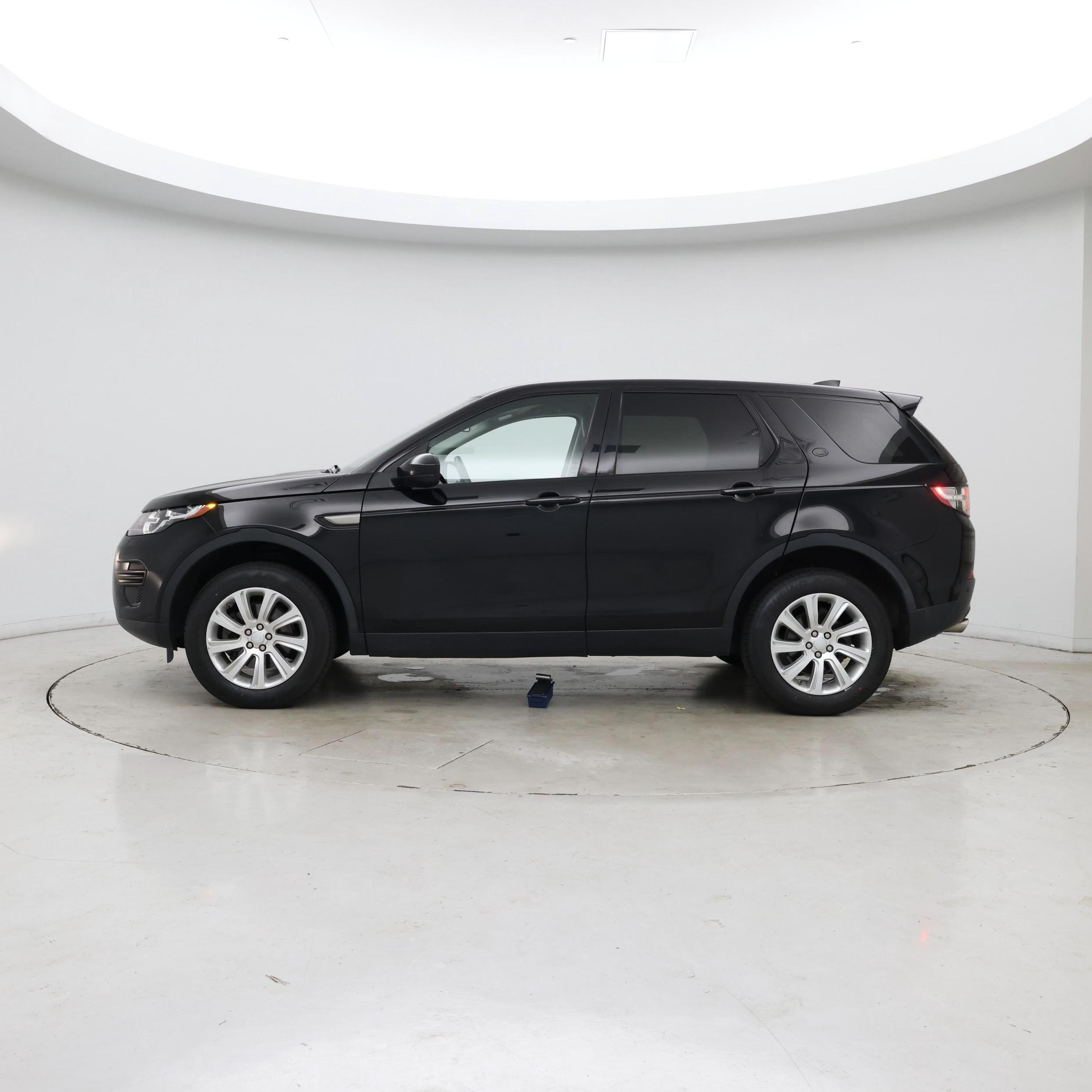 Thumbnail: 2019 Land Rover Discovery Sport - 3