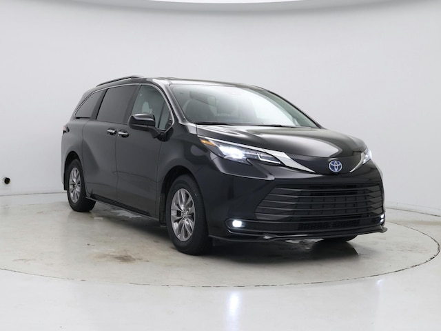 Black 2025 Toyota Sienna XLE 7-Passenger FWD Minivan Front-Wheel Drive Automatic