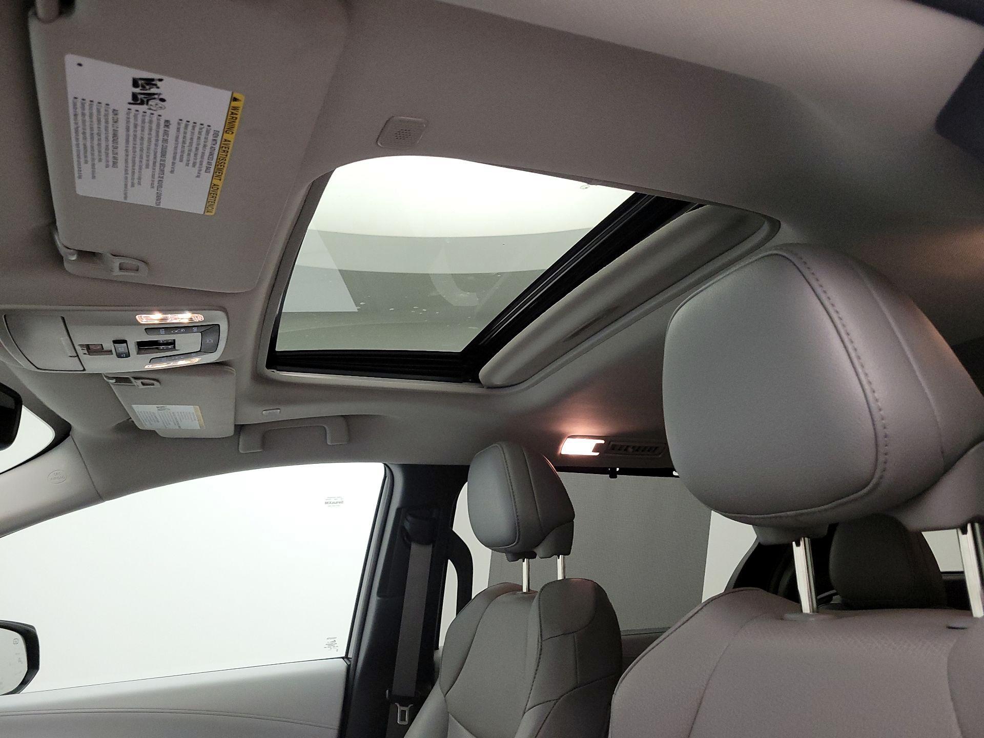 Thumbnail: 2025 Toyota Sienna - 19