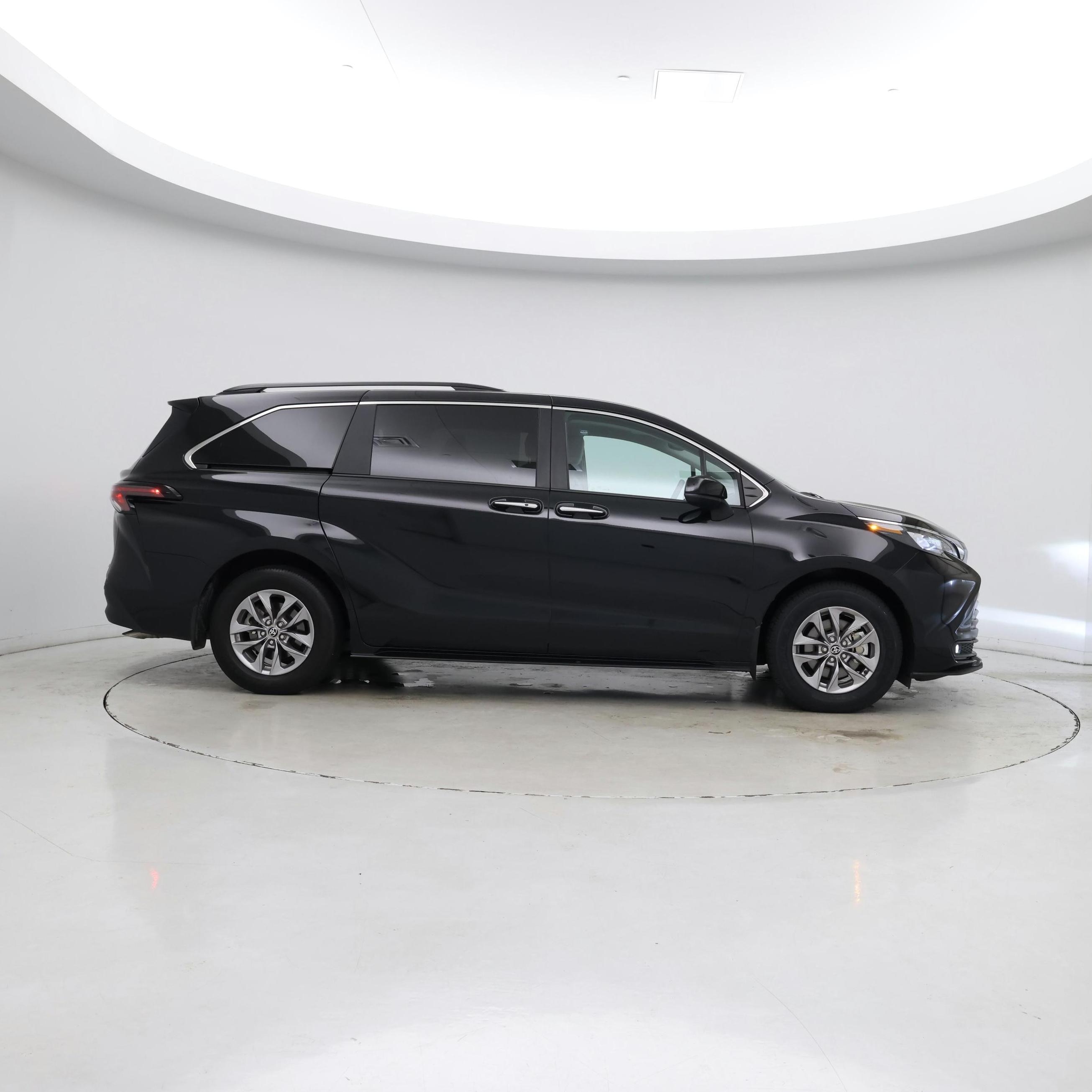 Thumbnail: 2025 Toyota Sienna - 7