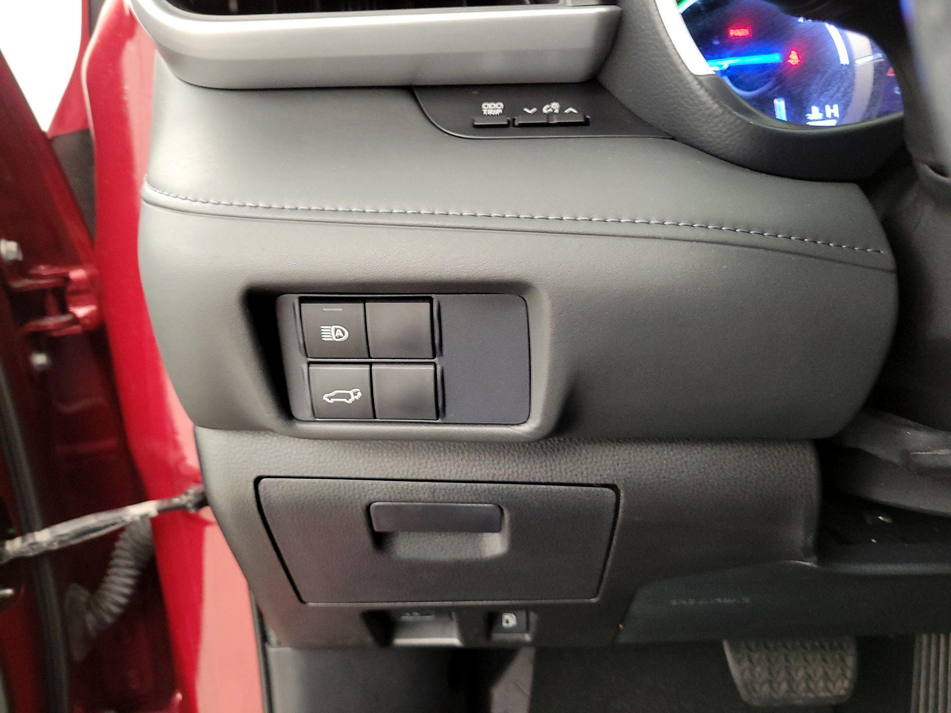 Thumbnail: 2021 Toyota Highlander - 13