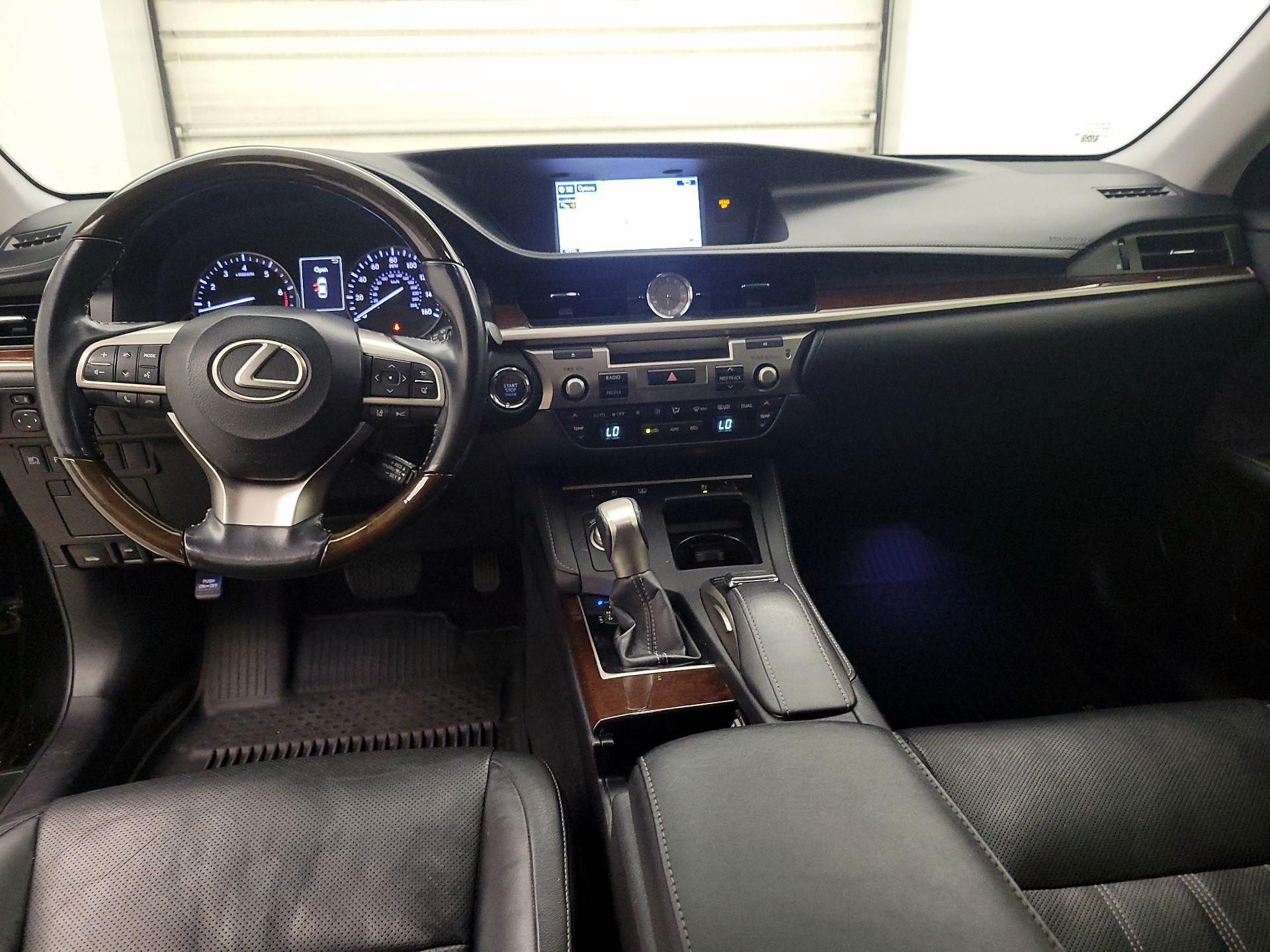Thumbnail: 2016 Lexus ES - 9