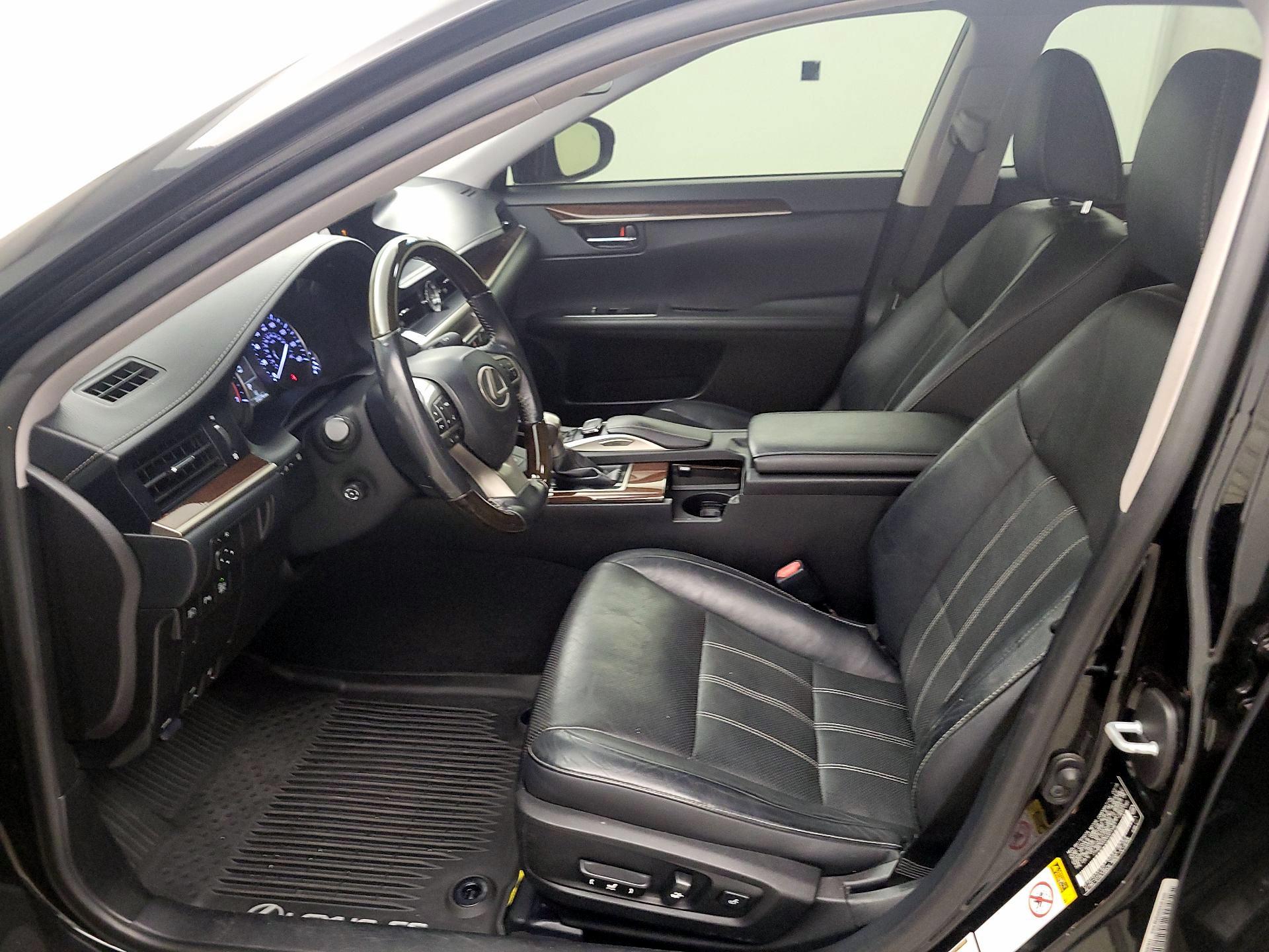 Thumbnail: 2016 Lexus ES - 11