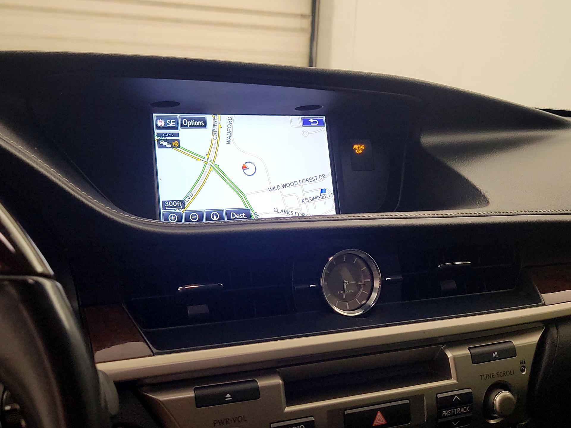 Thumbnail: 2016 Lexus ES - 15