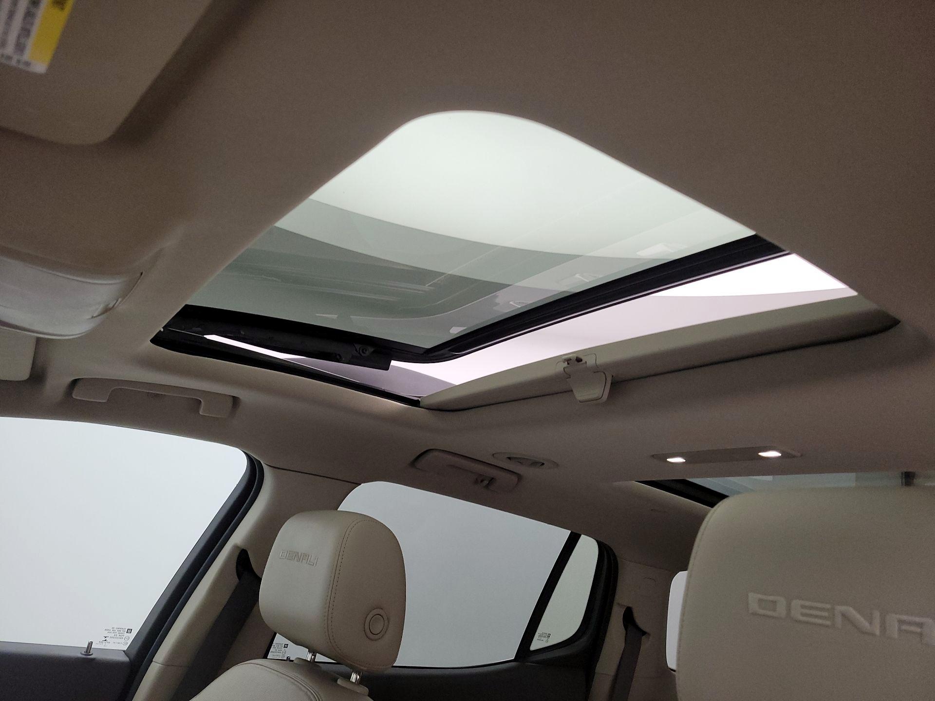 Thumbnail: 2018 GMC Acadia - 19