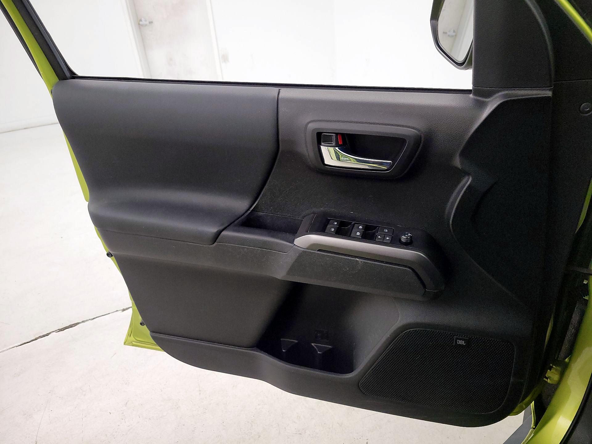 Thumbnail: 2022 Toyota Tacoma - 12