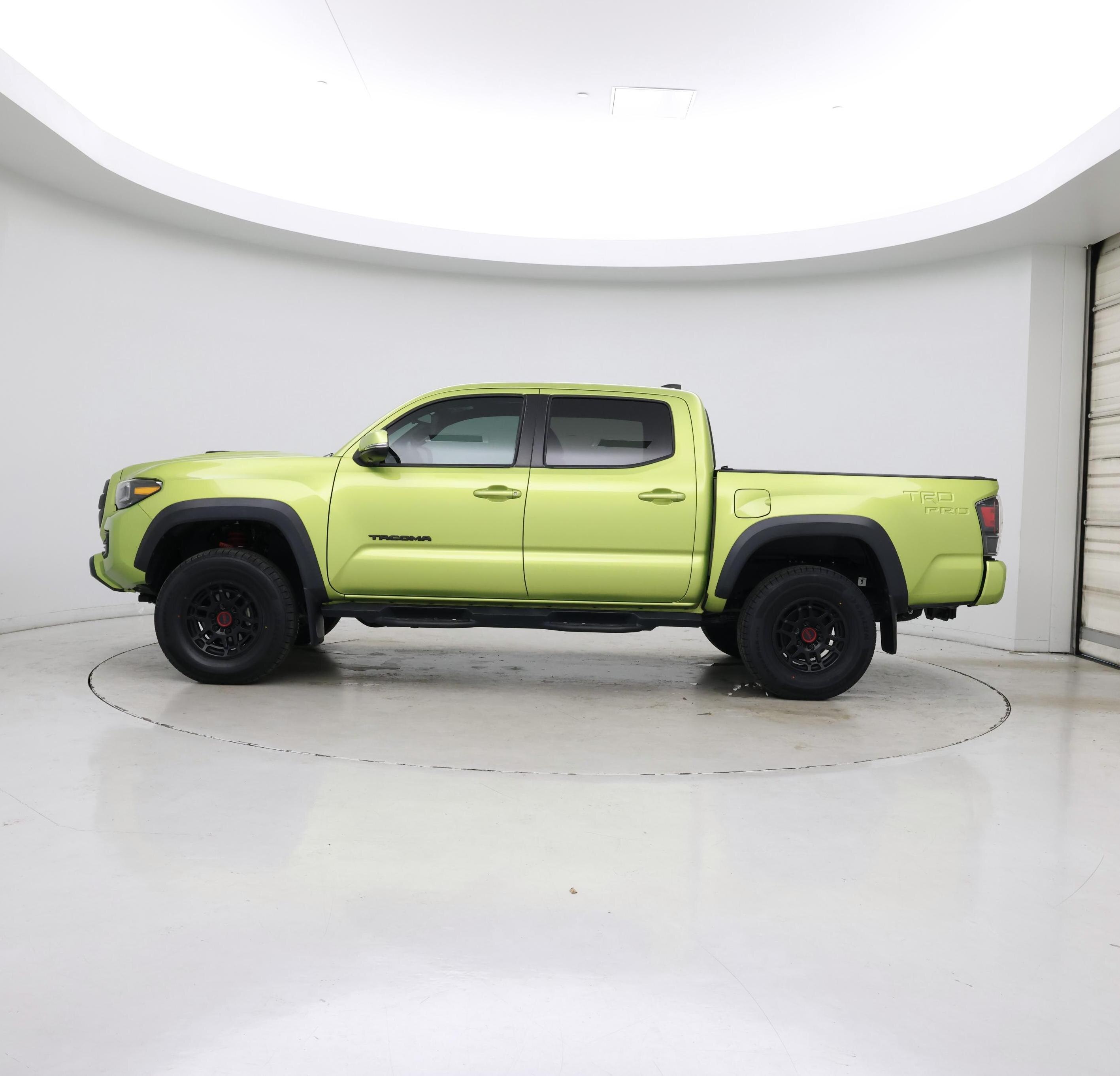 Thumbnail: 2022 Toyota Tacoma - 3