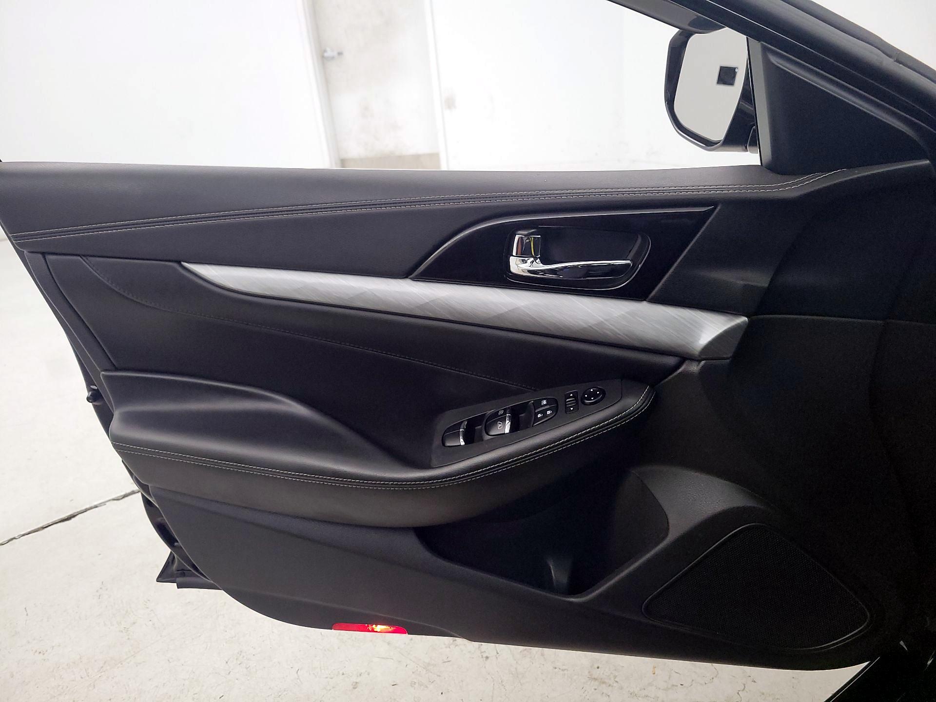 Thumbnail: 2016 Nissan Maxima - 12